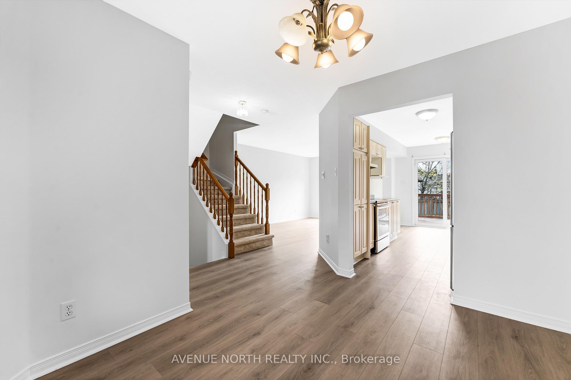 Photo 3 of 24 Central Park Drive, Ottawa, Central Park — HOMEH