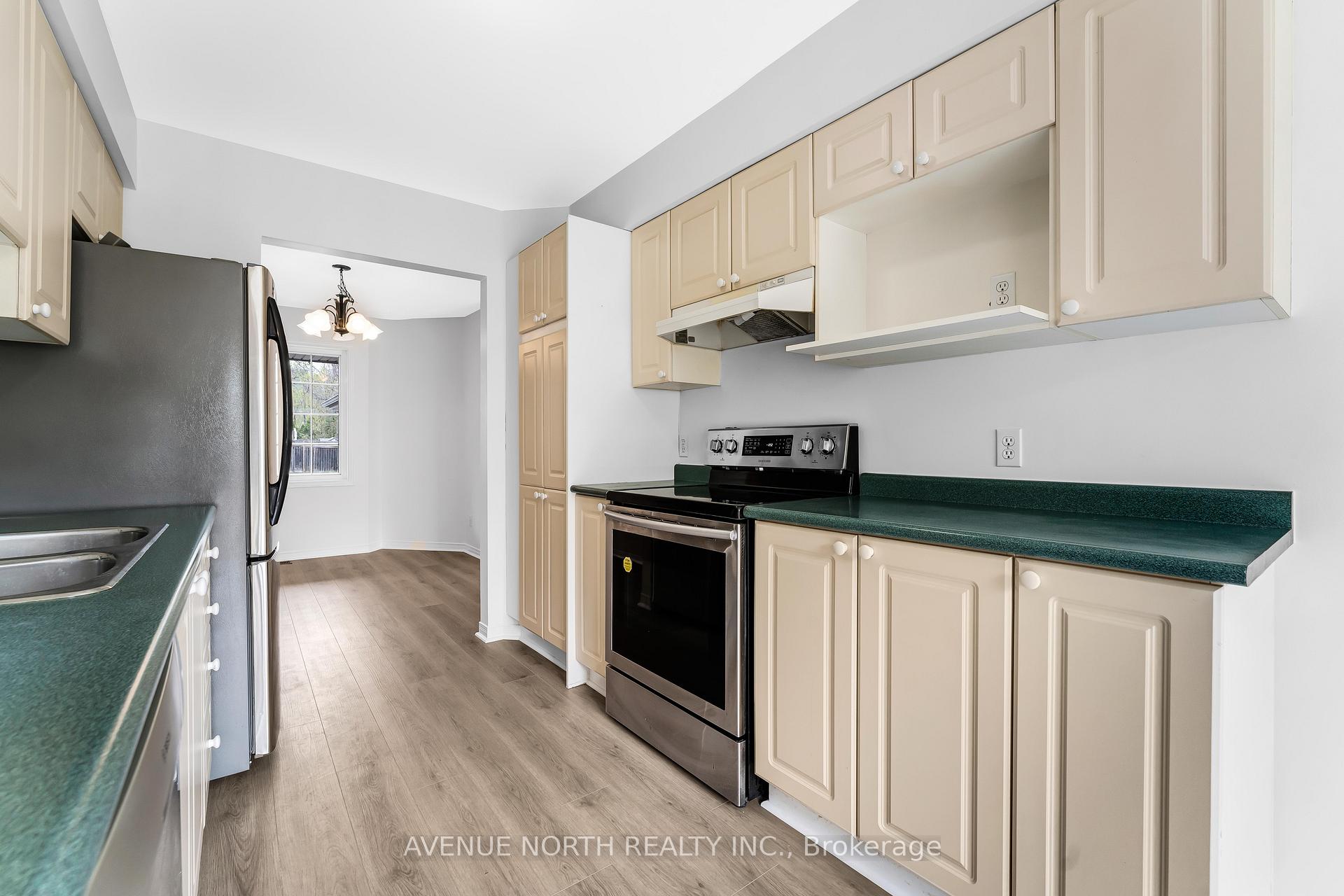 Photo 8 of 24 Central Park Drive, Ottawa, Central Park — HOMEH