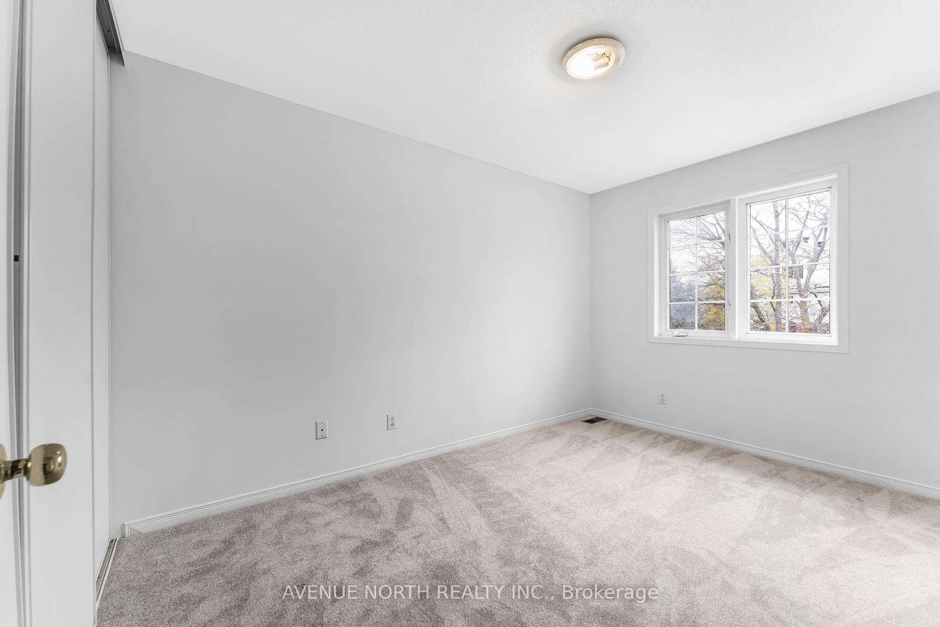 Photo 2 of 24 Central Park Drive, Ottawa, Central Park — HOMEH