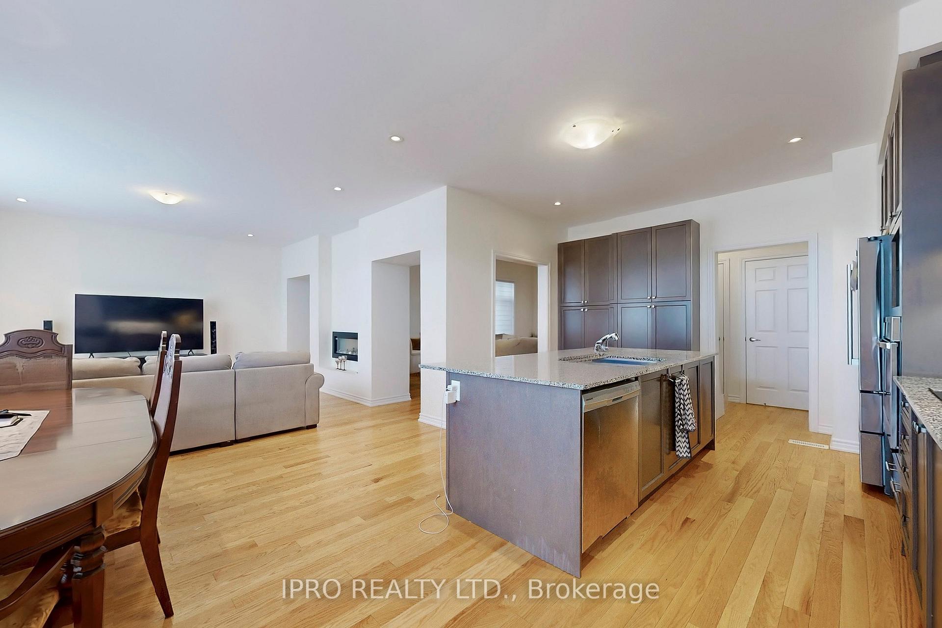 Photo 6 of 905 Rexton Drive, Oshawa, Kedron — HOMEH