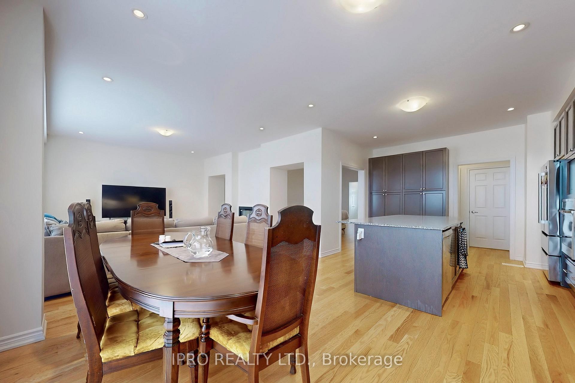 Photo 15 of 905 Rexton Drive, Oshawa, Kedron — HOMEH