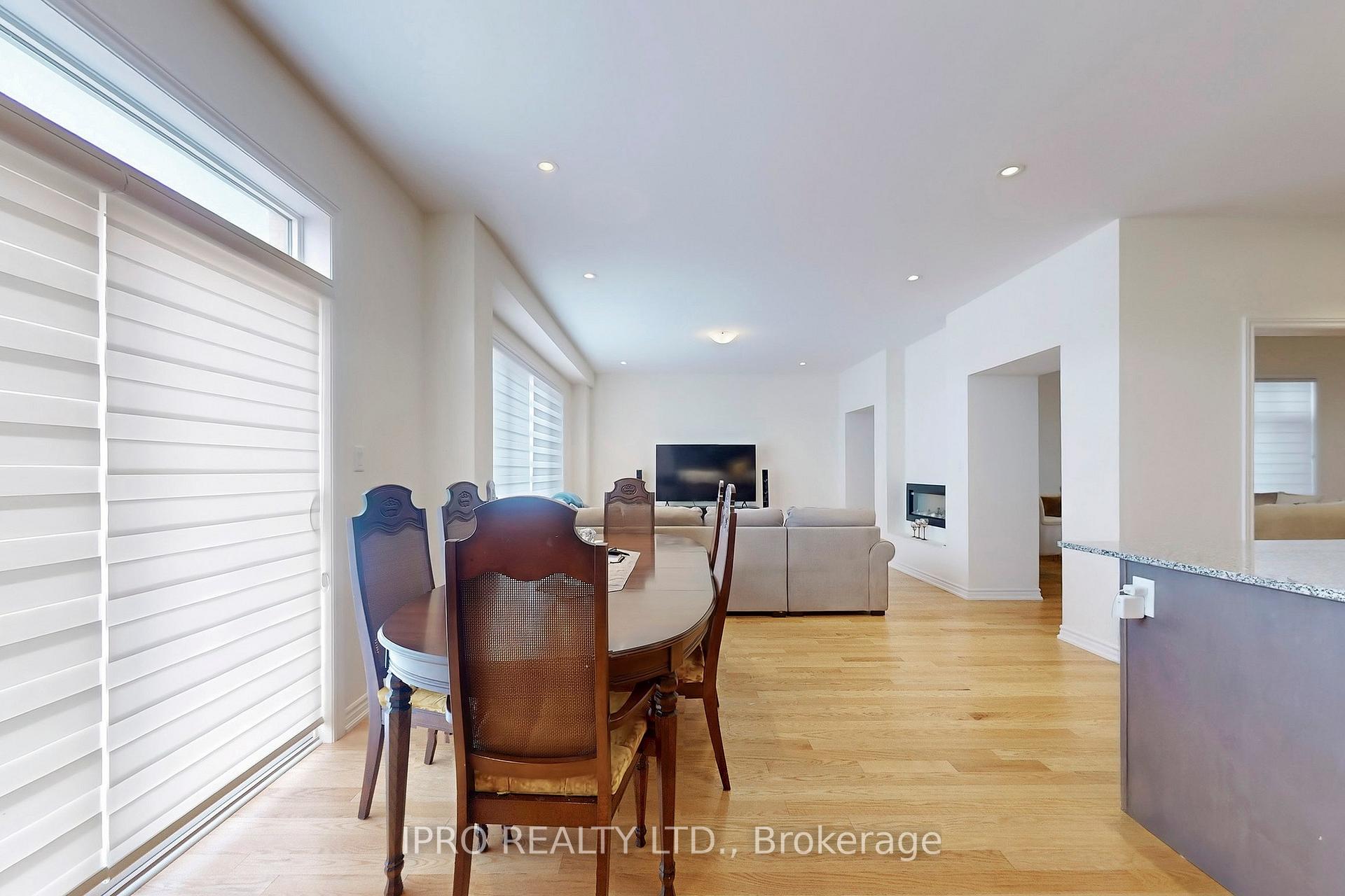 Photo 10 of 905 Rexton Drive, Oshawa, Kedron — HOMEH
