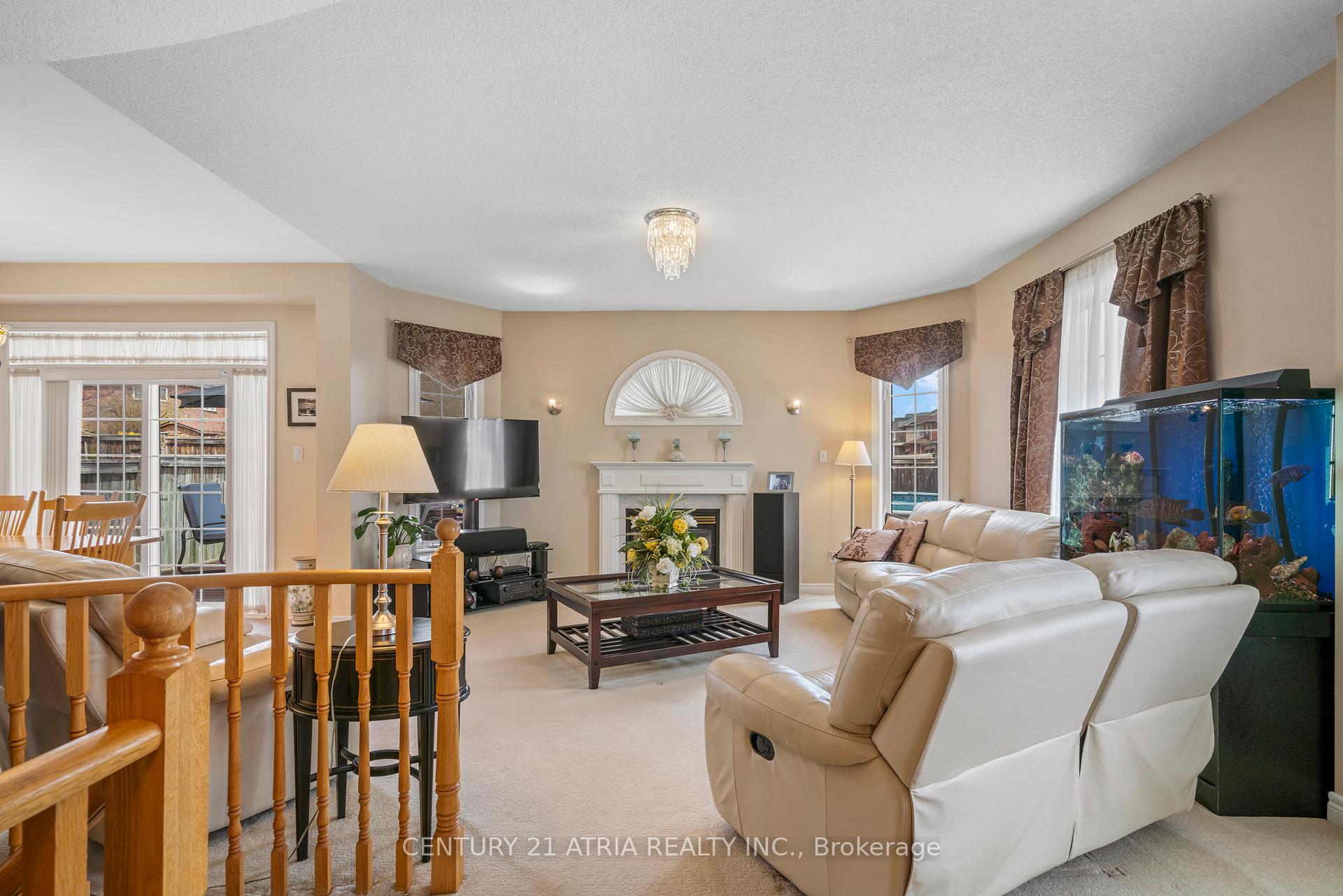 Photo 7 of 1 Carlinds Drive, Whitby, Rolling Acres — HOMEH