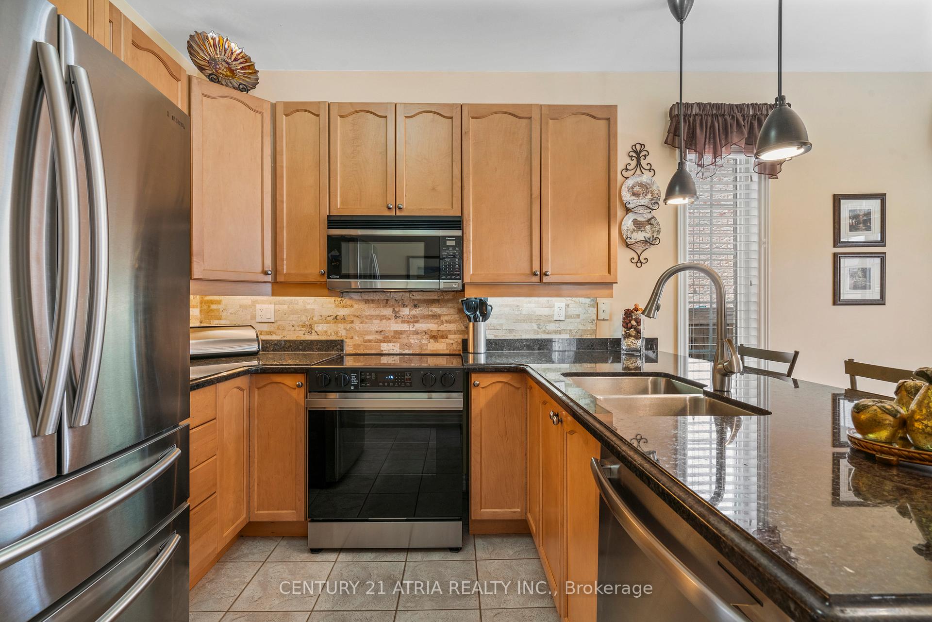Photo 11 of 1 Carlinds Drive, Whitby, Rolling Acres — HOMEH