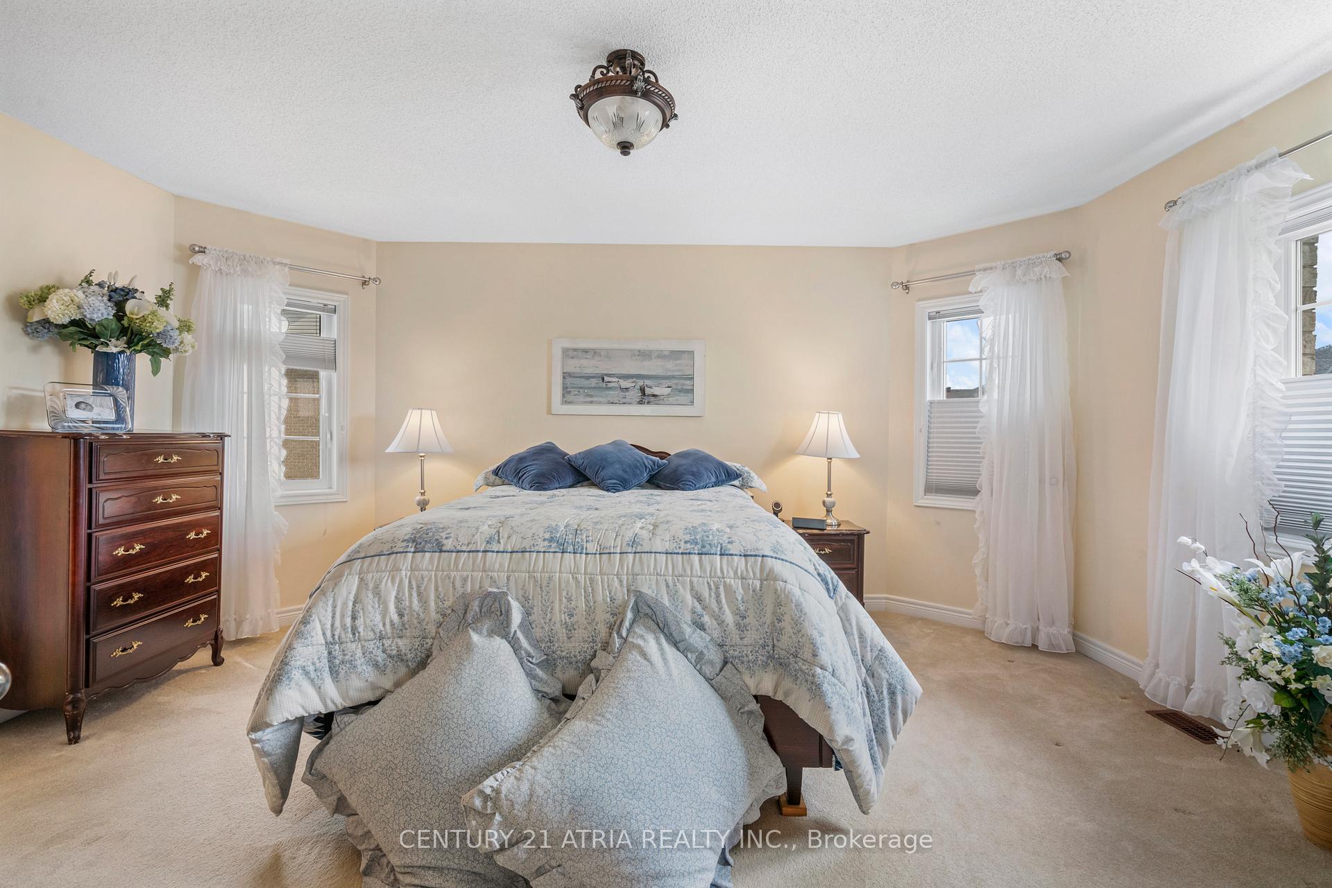 Photo 9 of 1 Carlinds Drive, Whitby, Rolling Acres — HOMEH
