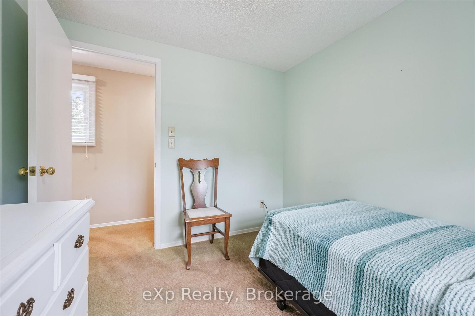 Photo 13 of 8 Aspen Valley Crescent, Guelph, Kortright West — HOMEH