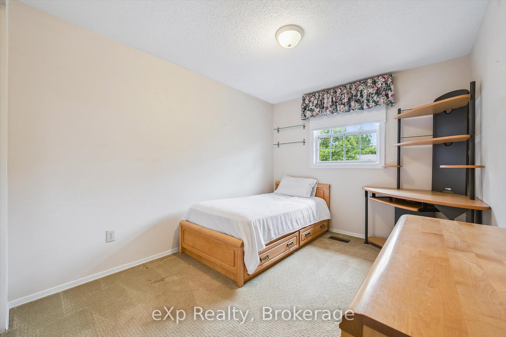 Photo 14 of 8 Aspen Valley Crescent, Guelph, Kortright West — HOMEH