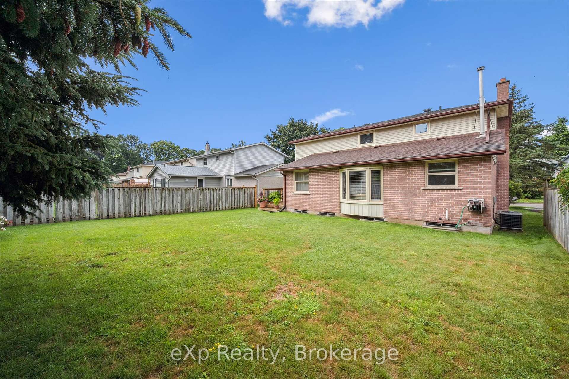 Photo 18 of 8 Aspen Valley Crescent, Guelph, Kortright West — HOMEH