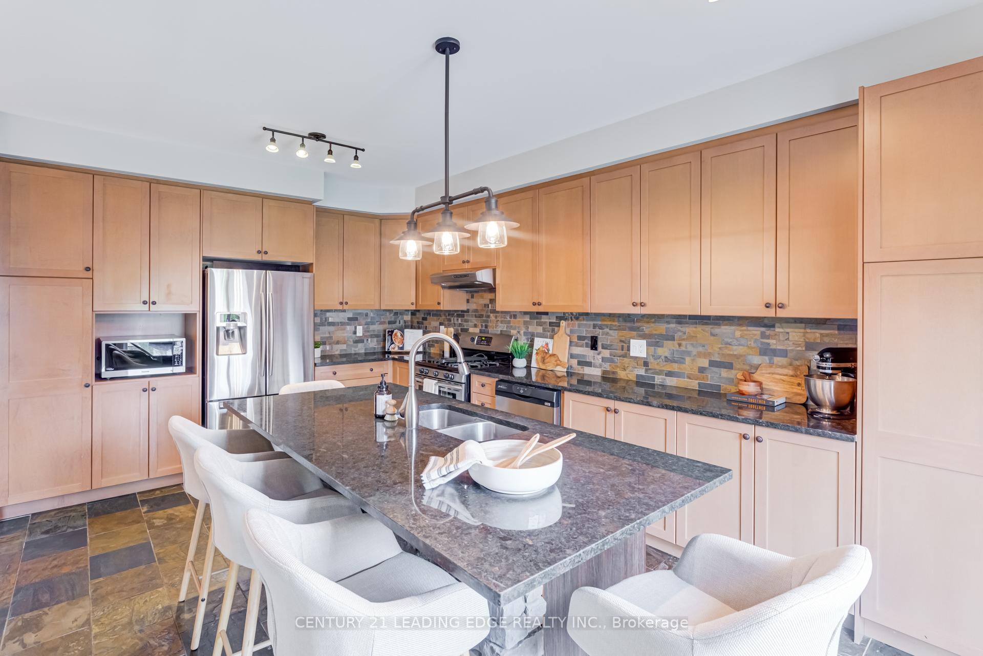 Photo 13 of 11 Foxbury Road, Uxbridge — HOMEH