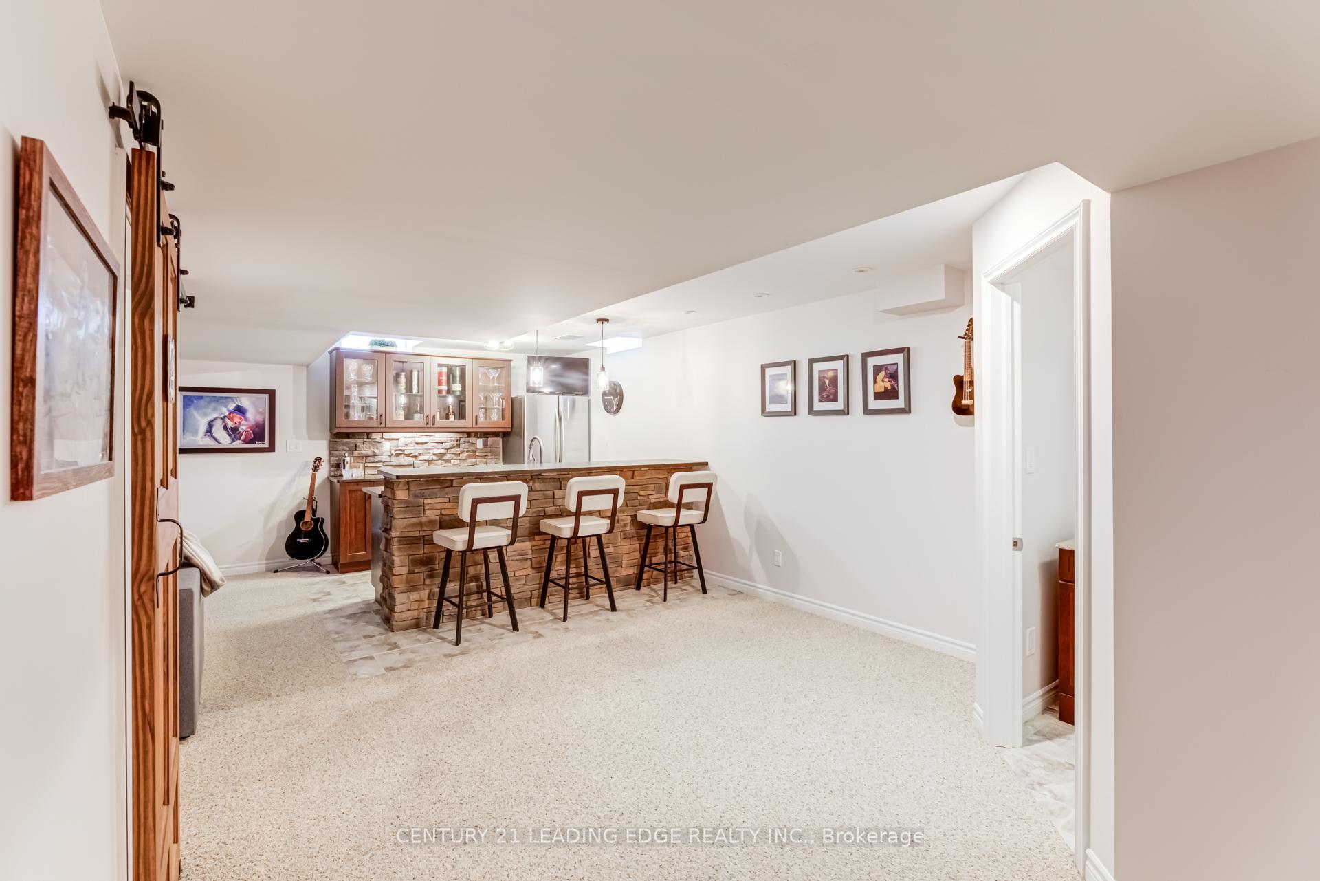 Photo 22 of 11 Foxbury Road, Uxbridge — HOMEH
