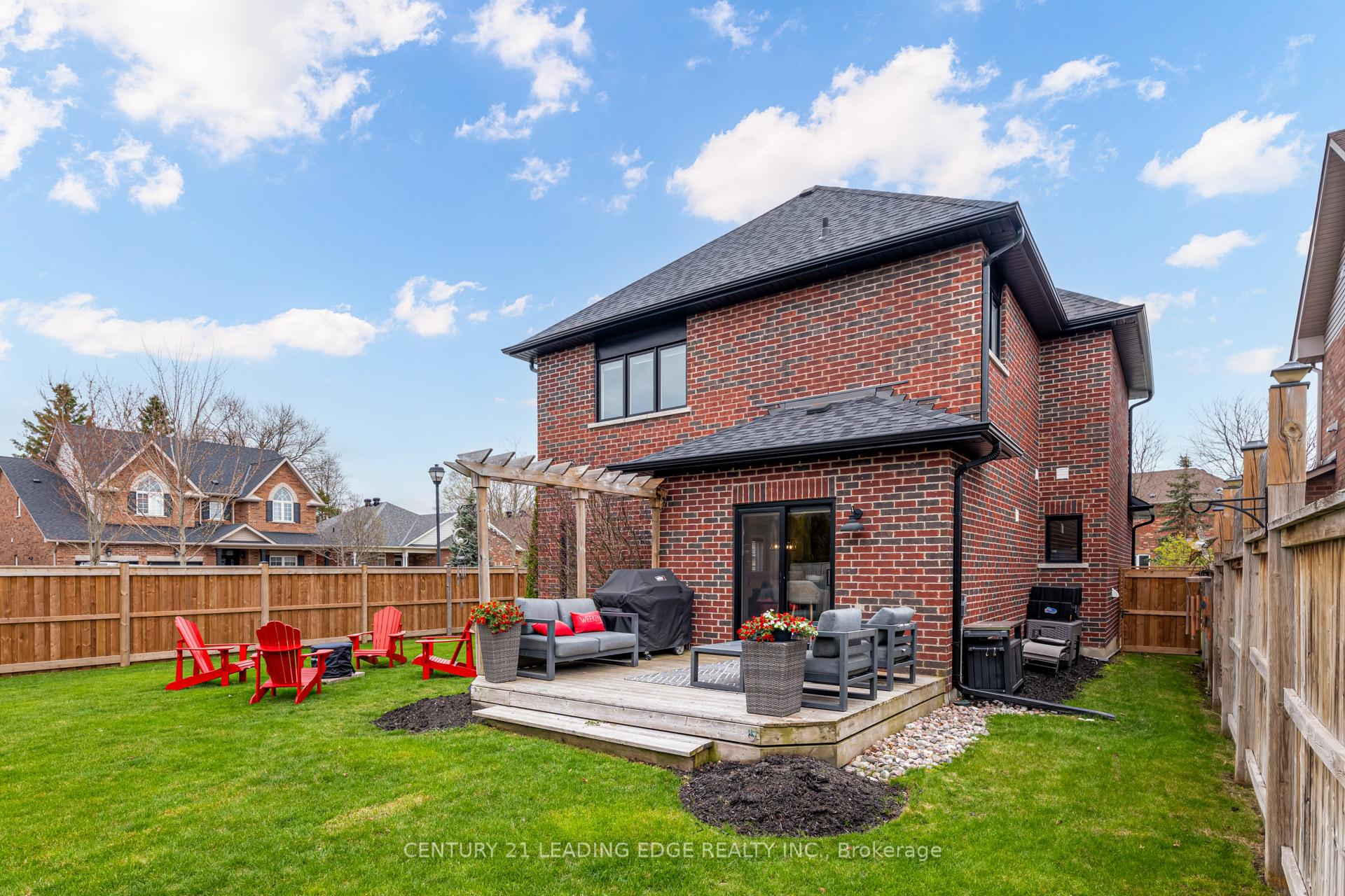 Photo 31 of 11 Foxbury Road, Uxbridge — HOMEH