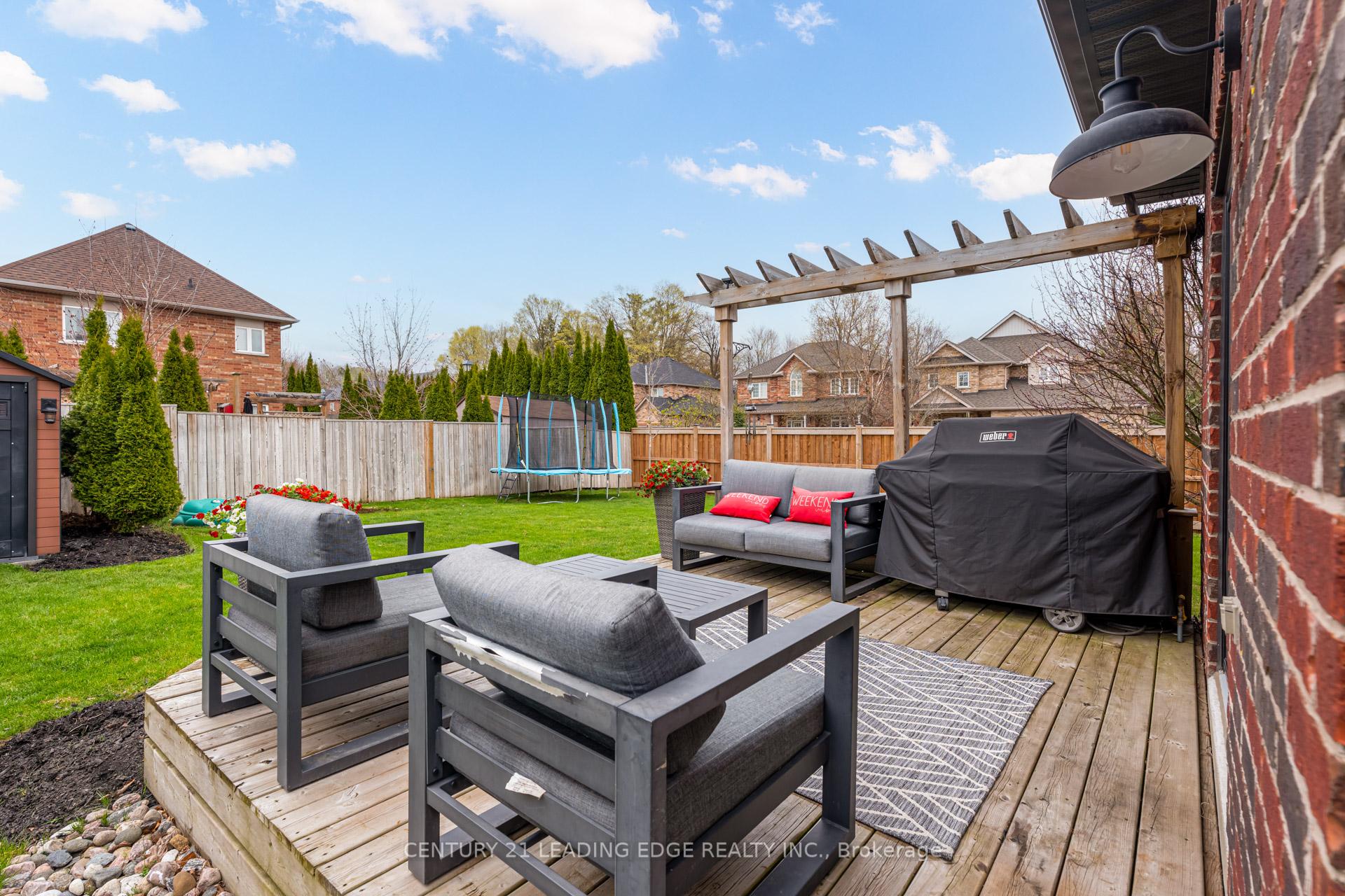 Photo 38 of 11 Foxbury Road, Uxbridge — HOMEH