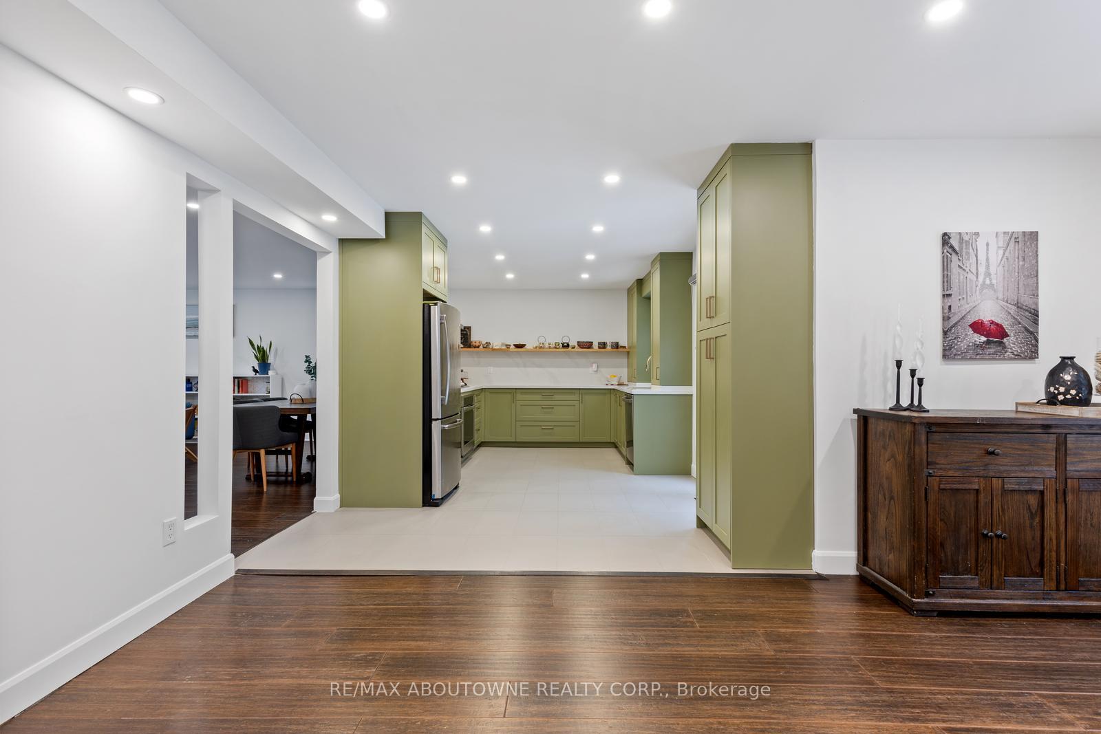 Photo 11 of 36 Gardiner Drive, Ajax, Central — HOMEH