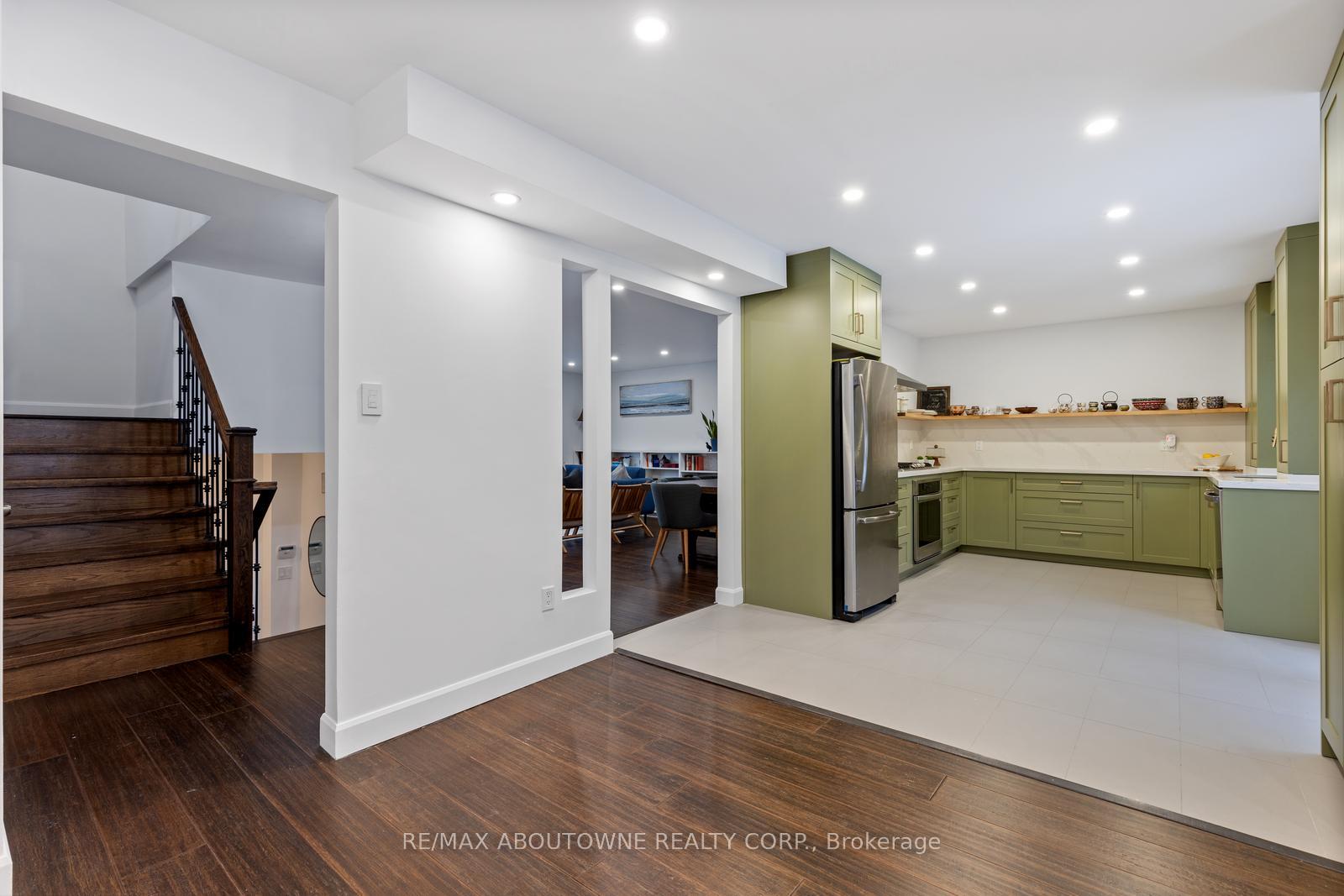Photo 13 of 36 Gardiner Drive, Ajax, Central — HOMEH