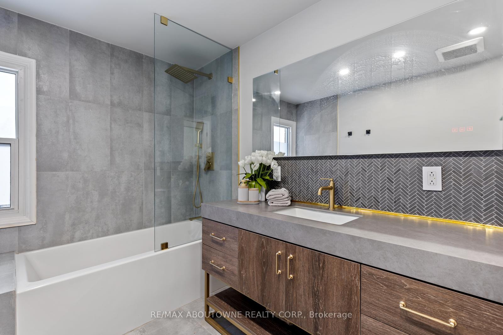 Photo 26 of 36 Gardiner Drive, Ajax, Central — HOMEH