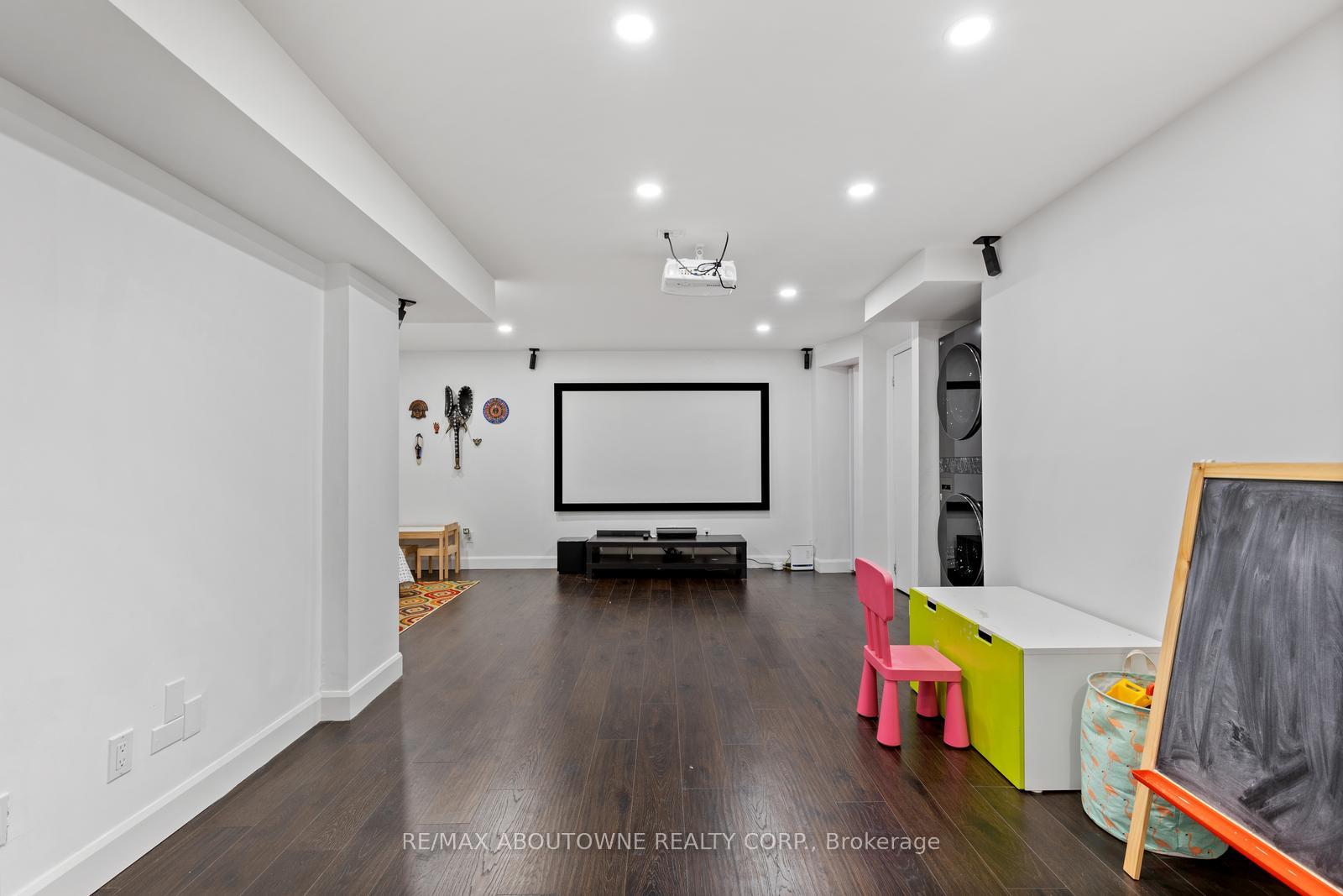 Photo 23 of 36 Gardiner Drive, Ajax, Central — HOMEH
