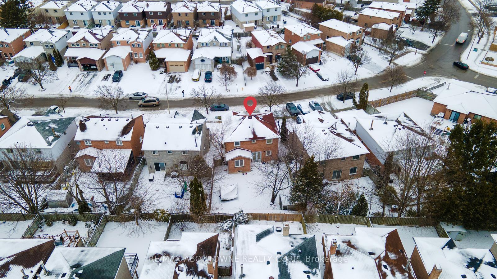 Photo 35 of 36 Gardiner Drive, Ajax, Central — HOMEH