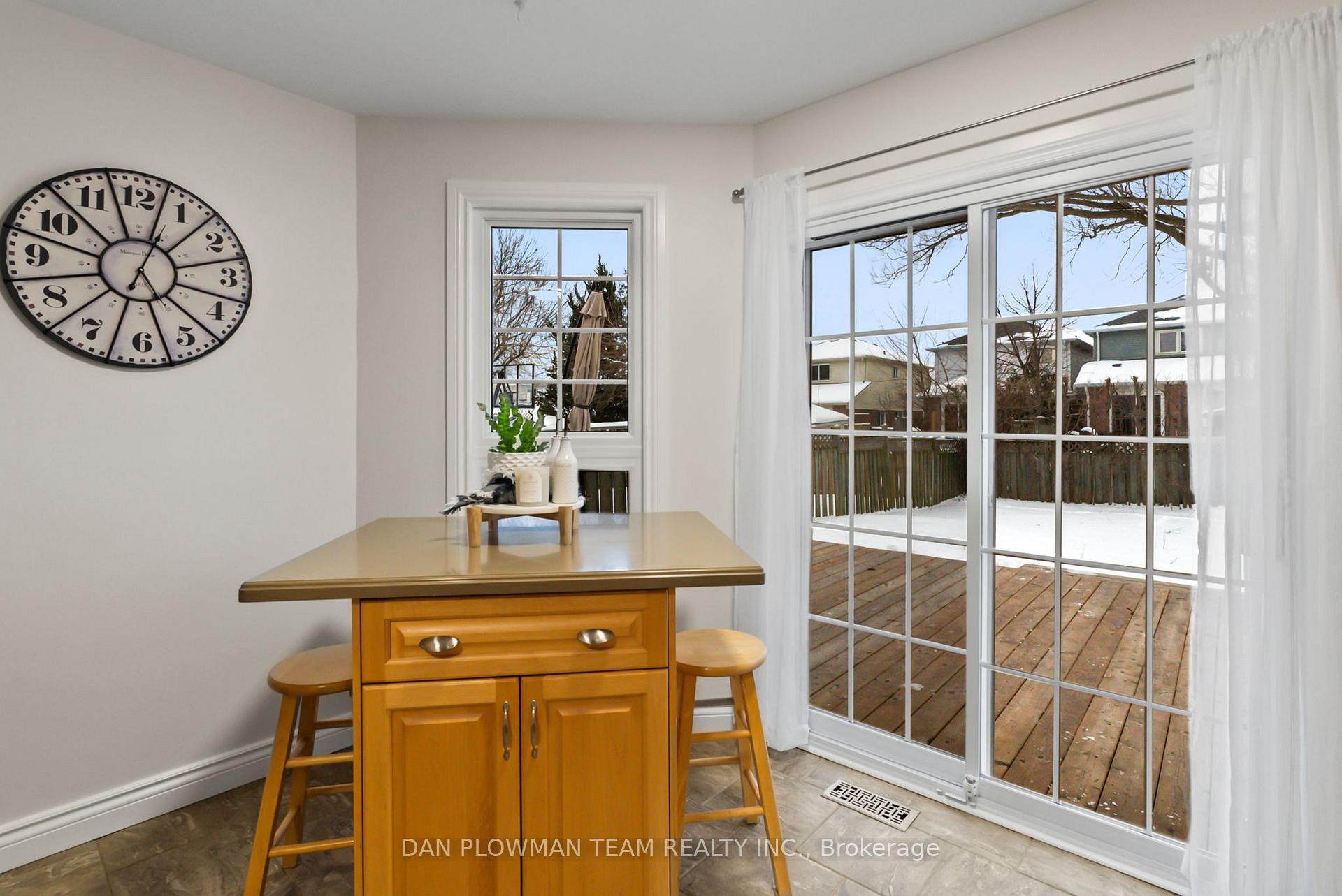 Photo 7 of 174 Adele Crescent, Oshawa, McLaughlin — HOMEH