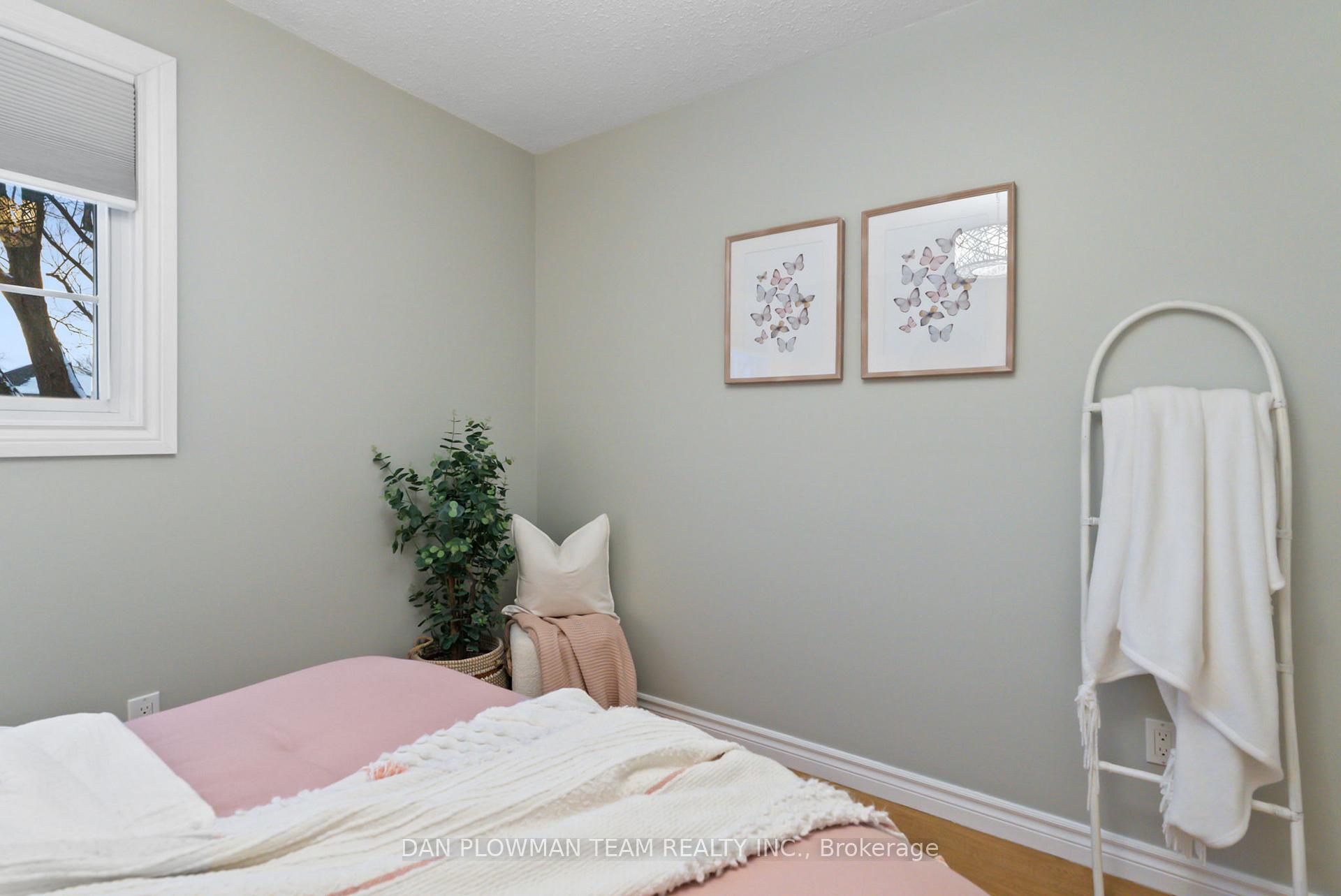Photo 22 of 174 Adele Crescent, Oshawa, McLaughlin — HOMEH