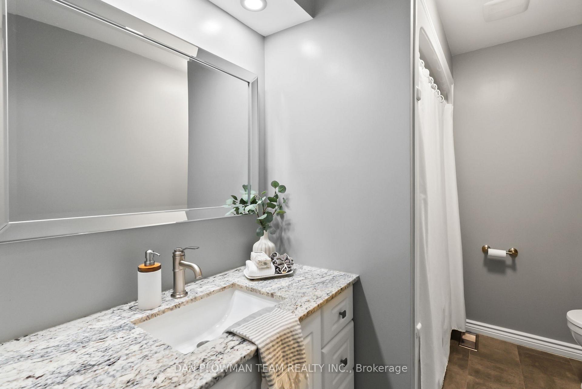Photo 24 of 174 Adele Crescent, Oshawa, McLaughlin — HOMEH