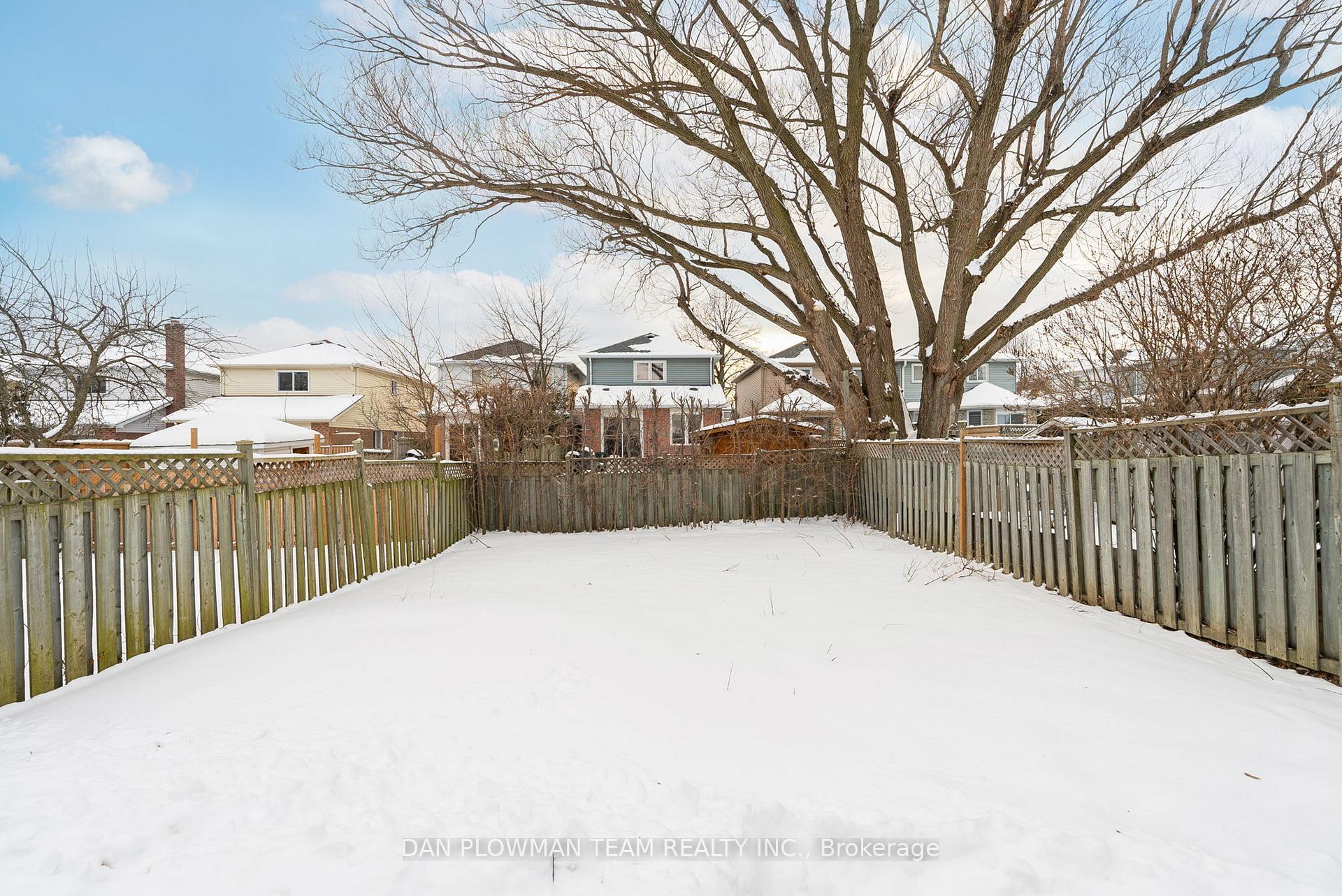 Photo 37 of 174 Adele Crescent, Oshawa, McLaughlin — HOMEH