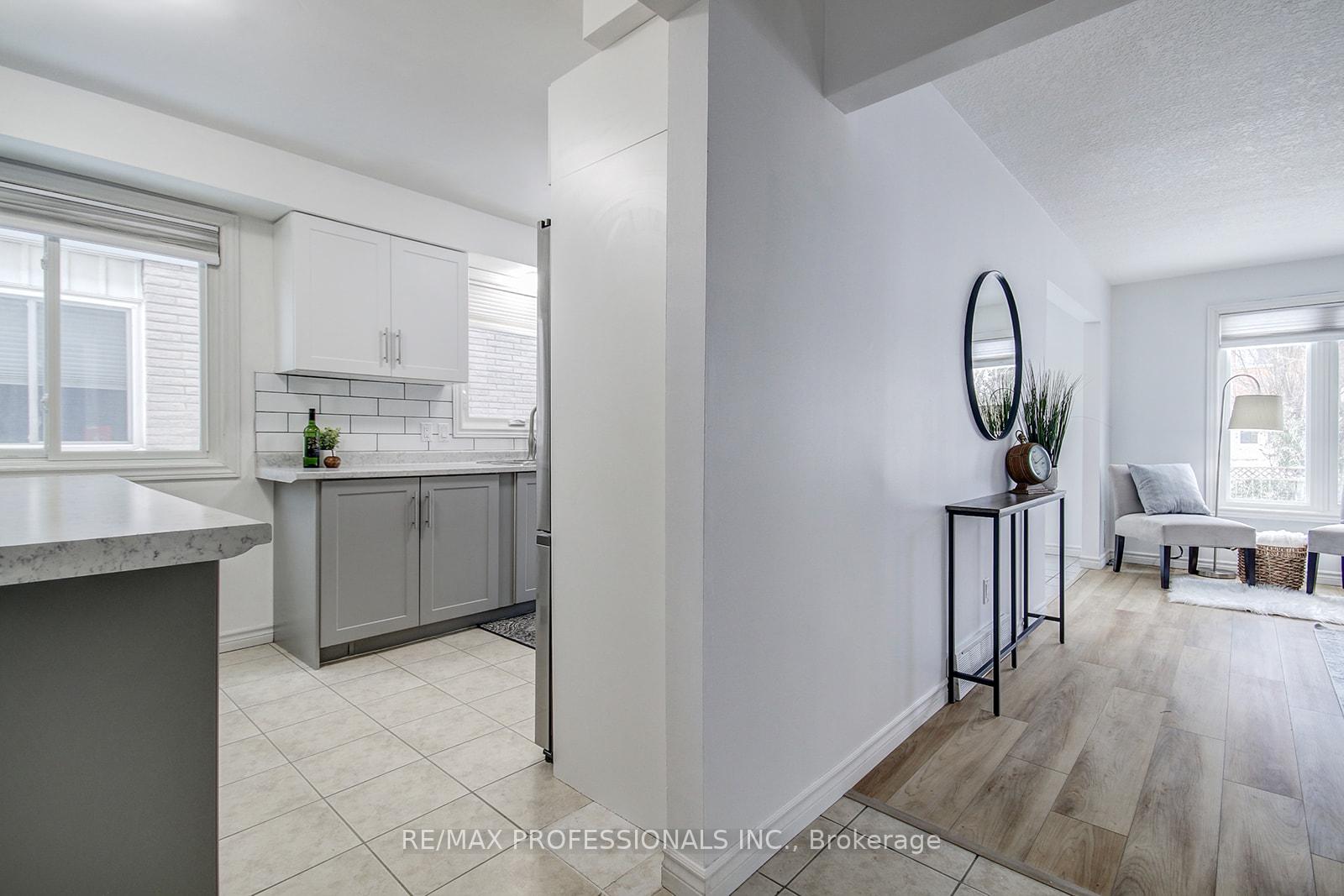 Photo 2 of 25 Windale Crescent, Kitchener — HOMEH