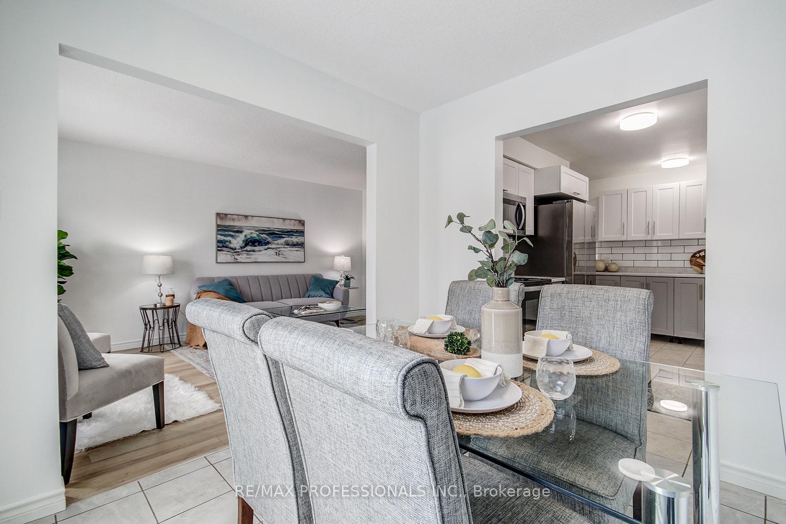 Photo 11 of 25 Windale Crescent, Kitchener — HOMEH