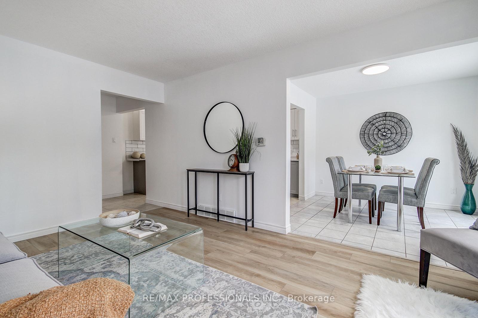 Photo 10 of 25 Windale Crescent, Kitchener — HOMEH