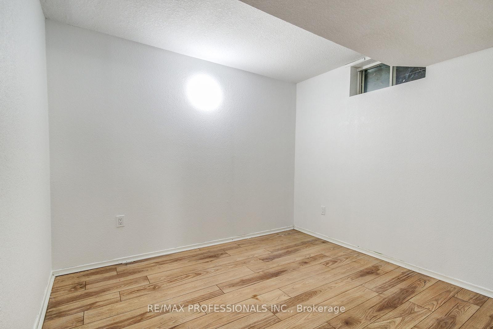 Photo 30 of 25 Windale Crescent, Kitchener — HOMEH