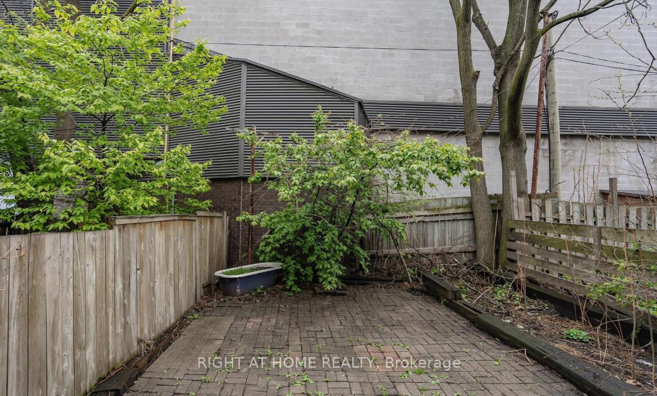 Photo 22 of 38 Inchbury Street, Hamilton, Strathcona — HOMEH