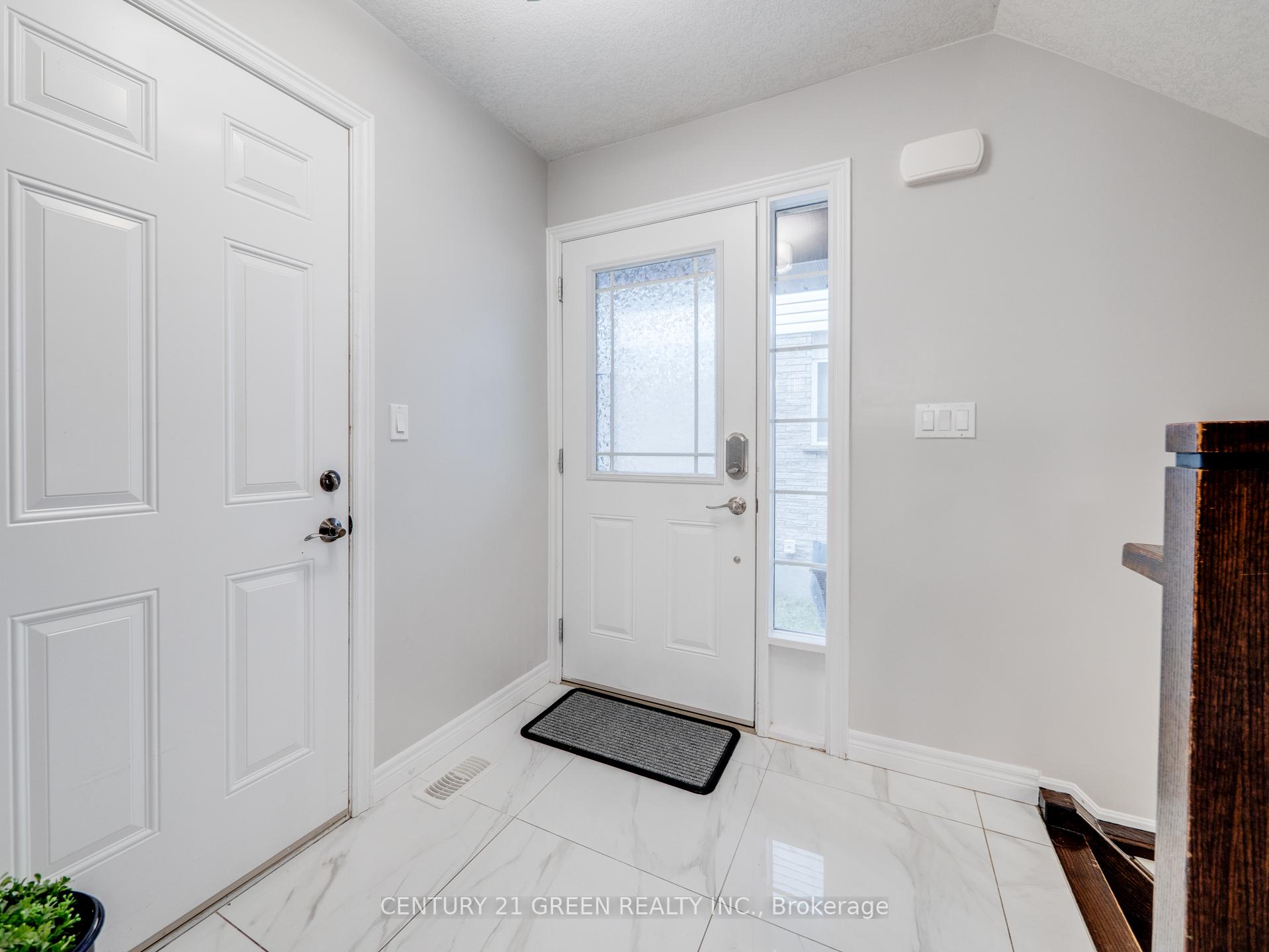Photo 2 of 172 Melran Drive, Cambridge — HOMEH