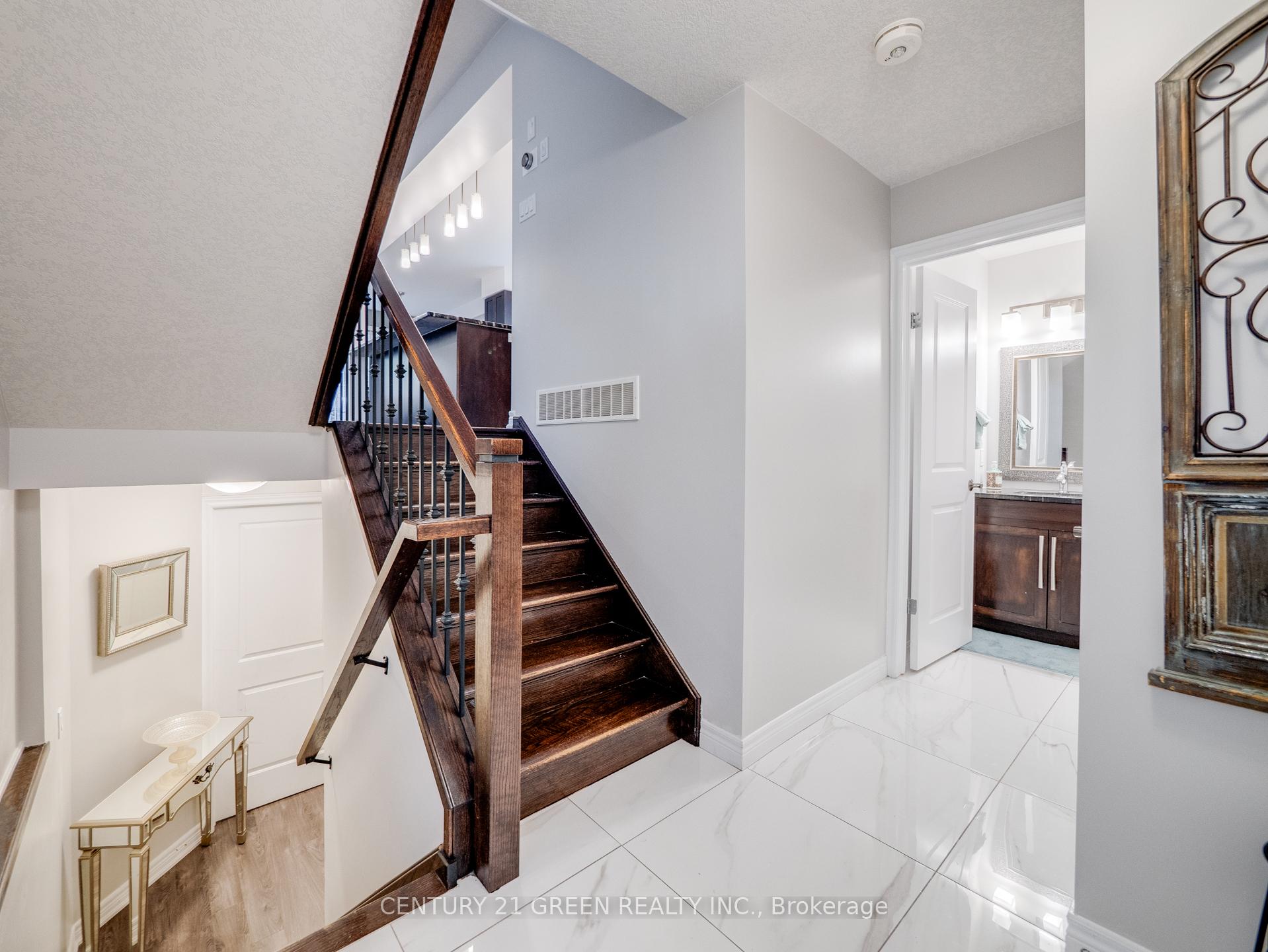 Photo 3 of 172 Melran Drive, Cambridge — HOMEH