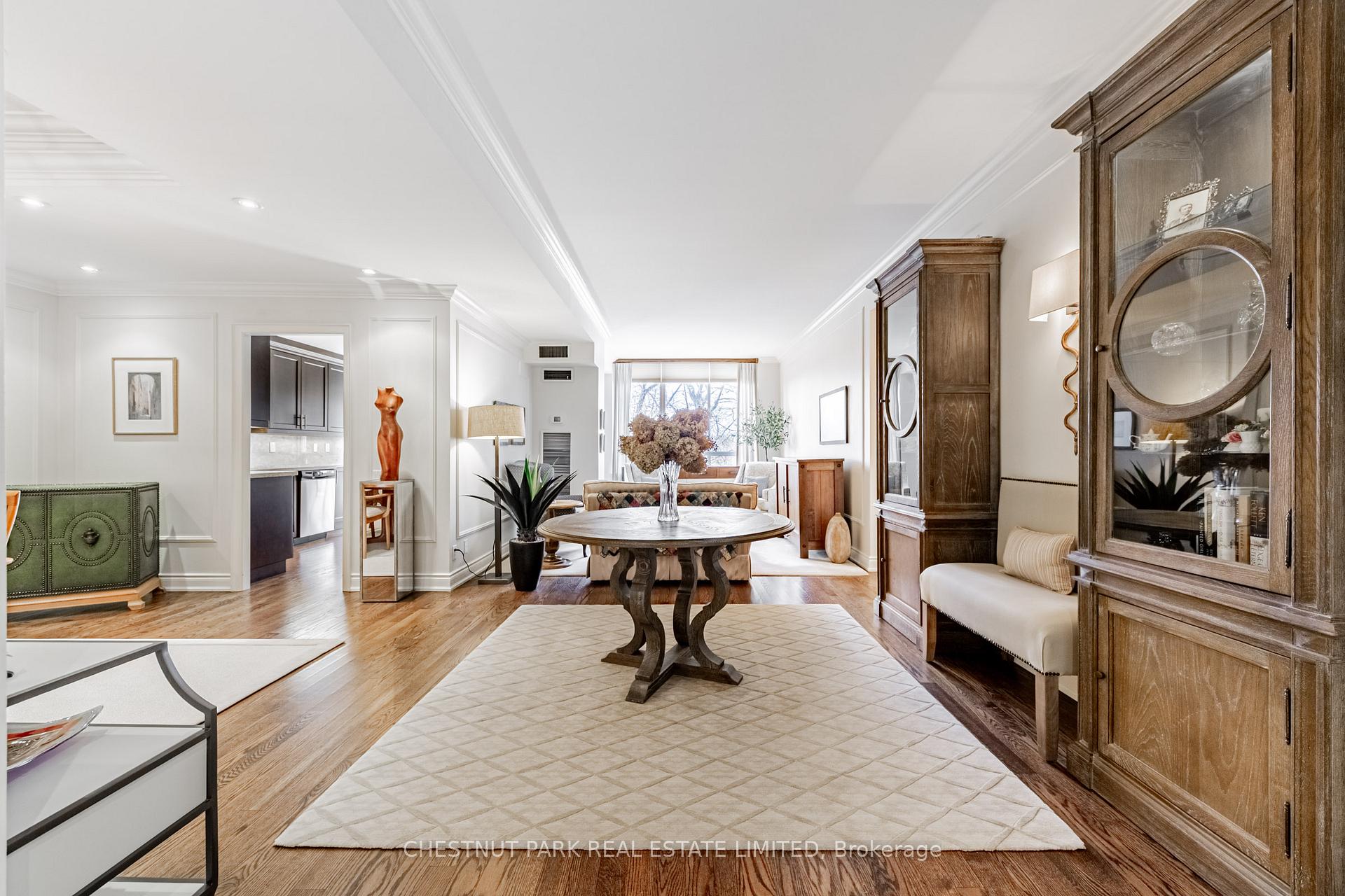 Photo 3 of Unit 810, 2900 Yonge Street, Toronto, Lawrence Park South — HOMEH