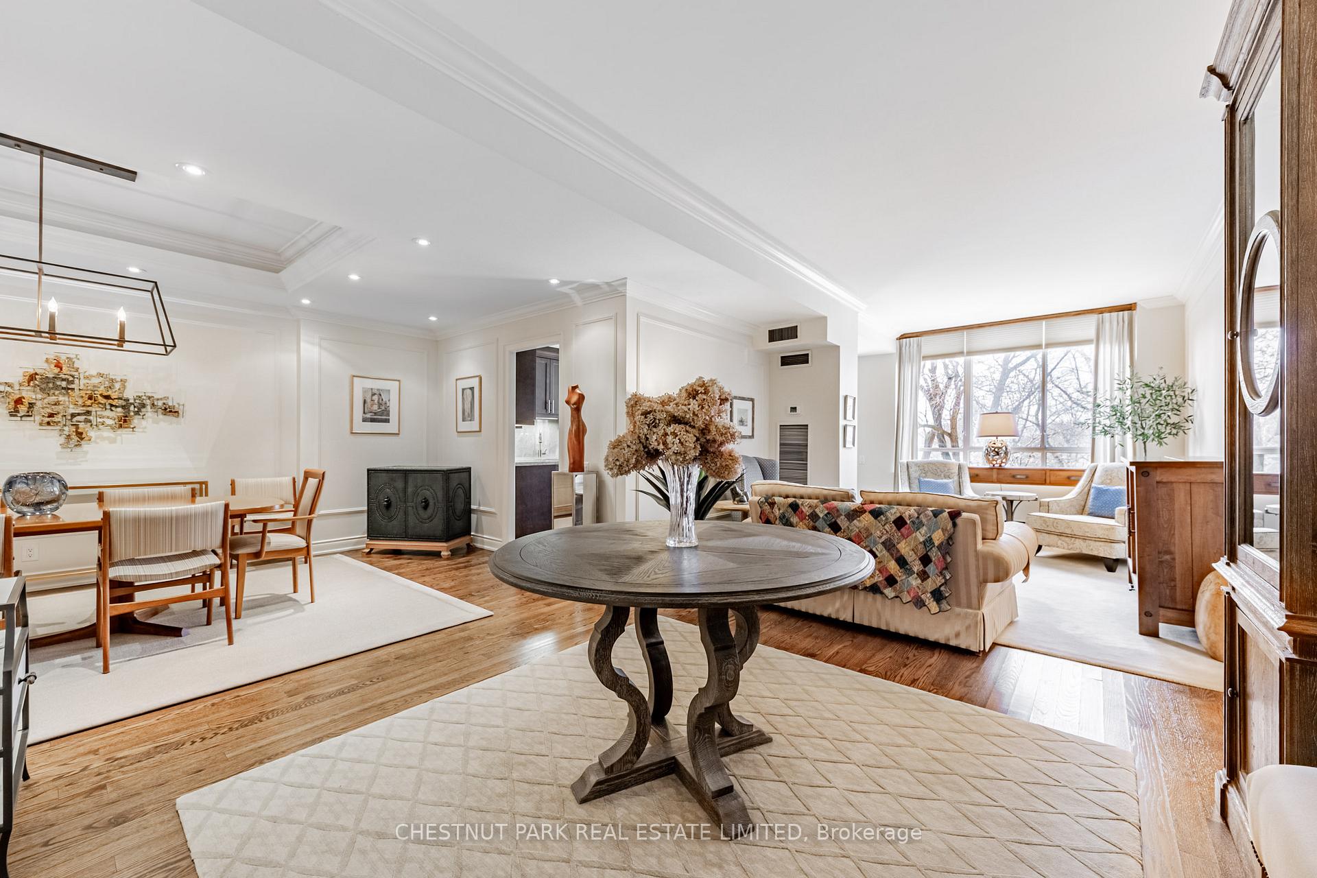 Photo 2 of Unit 810, 2900 Yonge Street, Toronto, Lawrence Park South — HOMEH