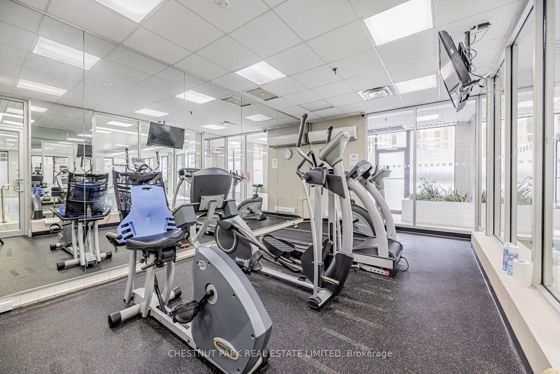 Photo 5 of Unit 810, 2900 Yonge Street, Toronto, Lawrence Park South — HOMEH