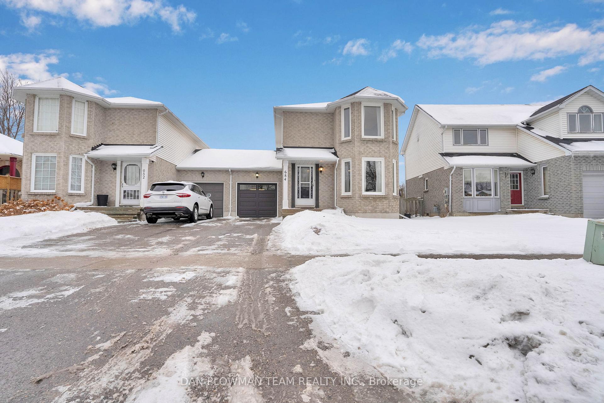 Photo 4 of 684 Elderberry Drive, Oshawa, Pinecrest — HOMEH