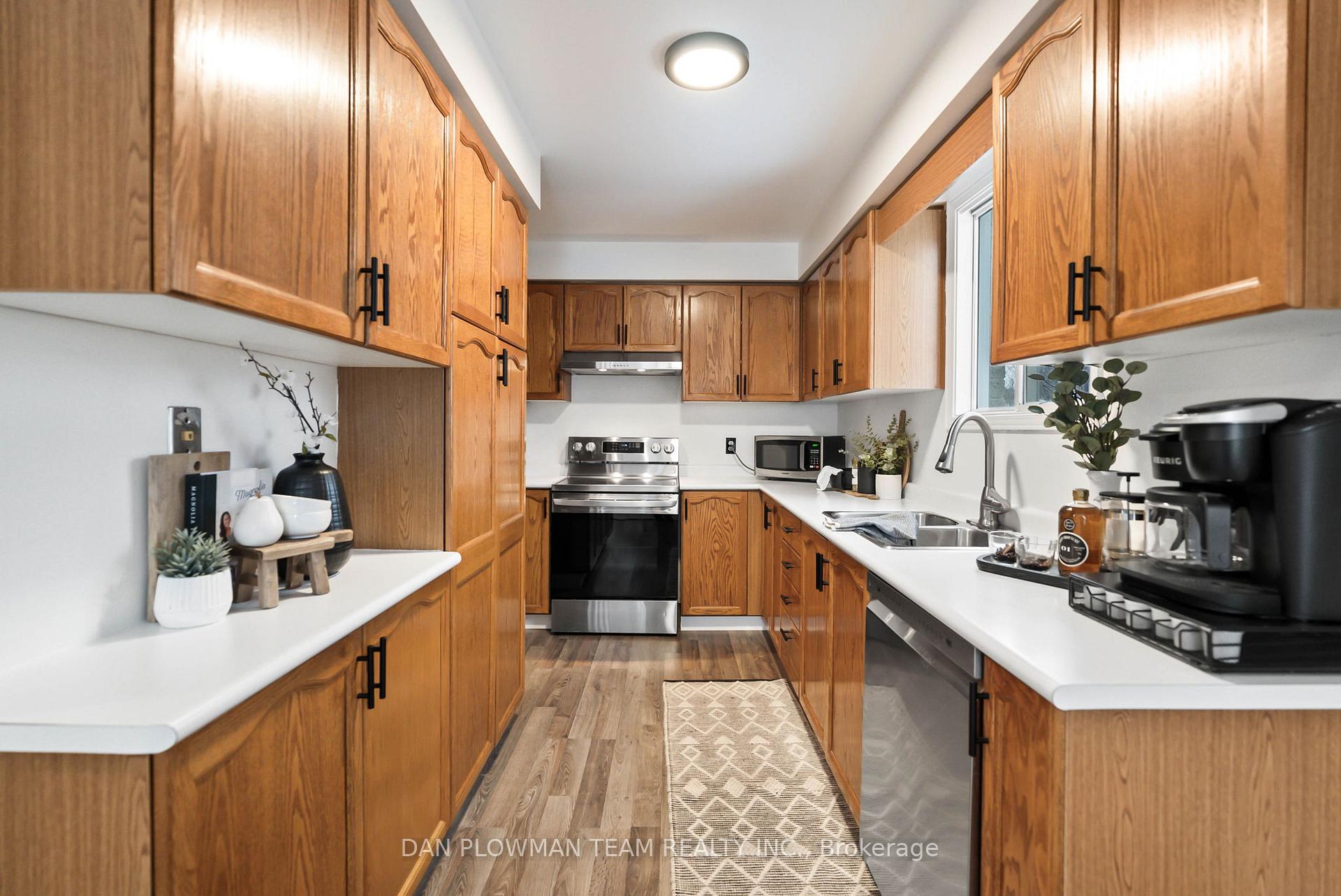 Photo 8 of 684 Elderberry Drive, Oshawa, Pinecrest — HOMEH