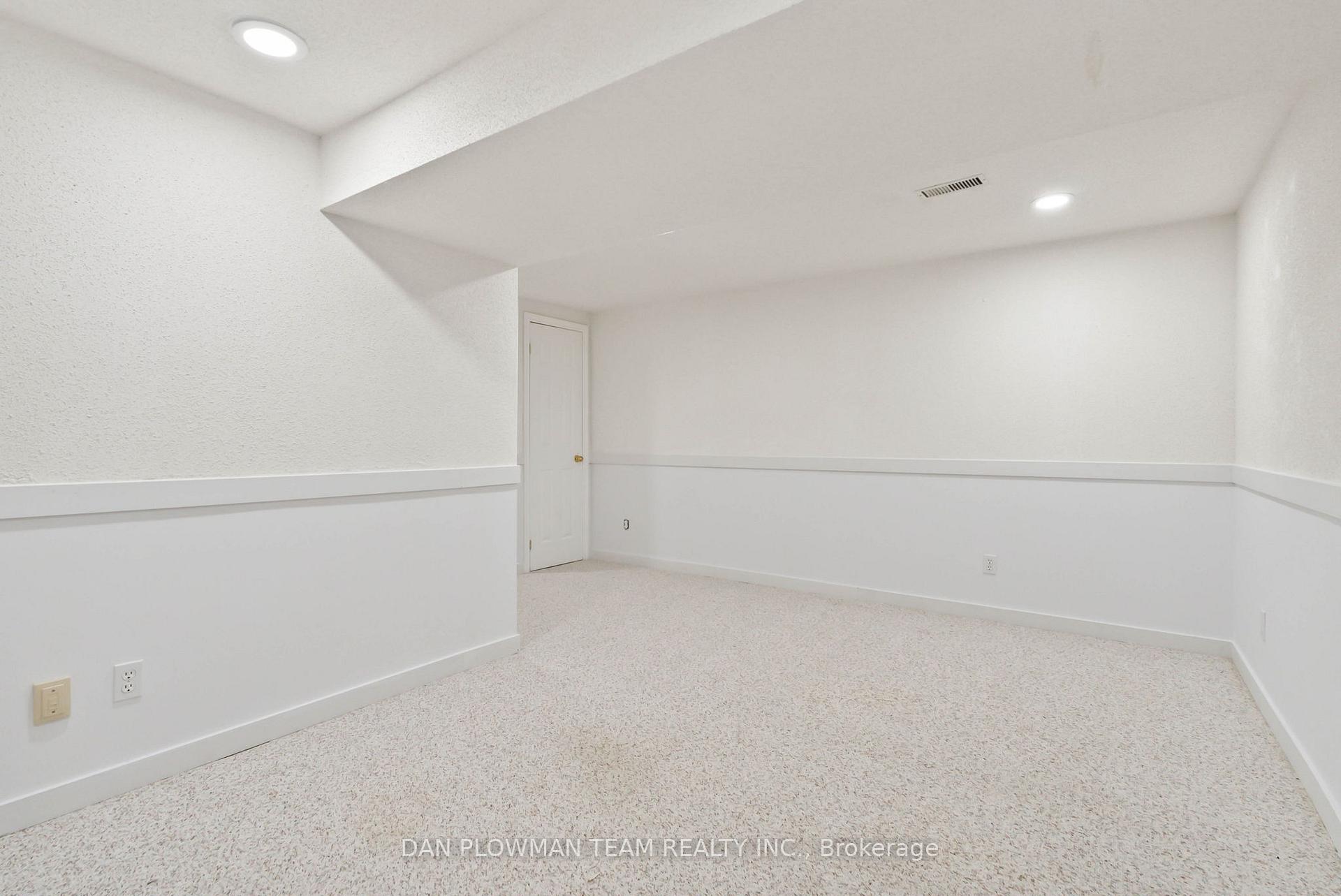 Photo 24 of 684 Elderberry Drive, Oshawa, Pinecrest — HOMEH