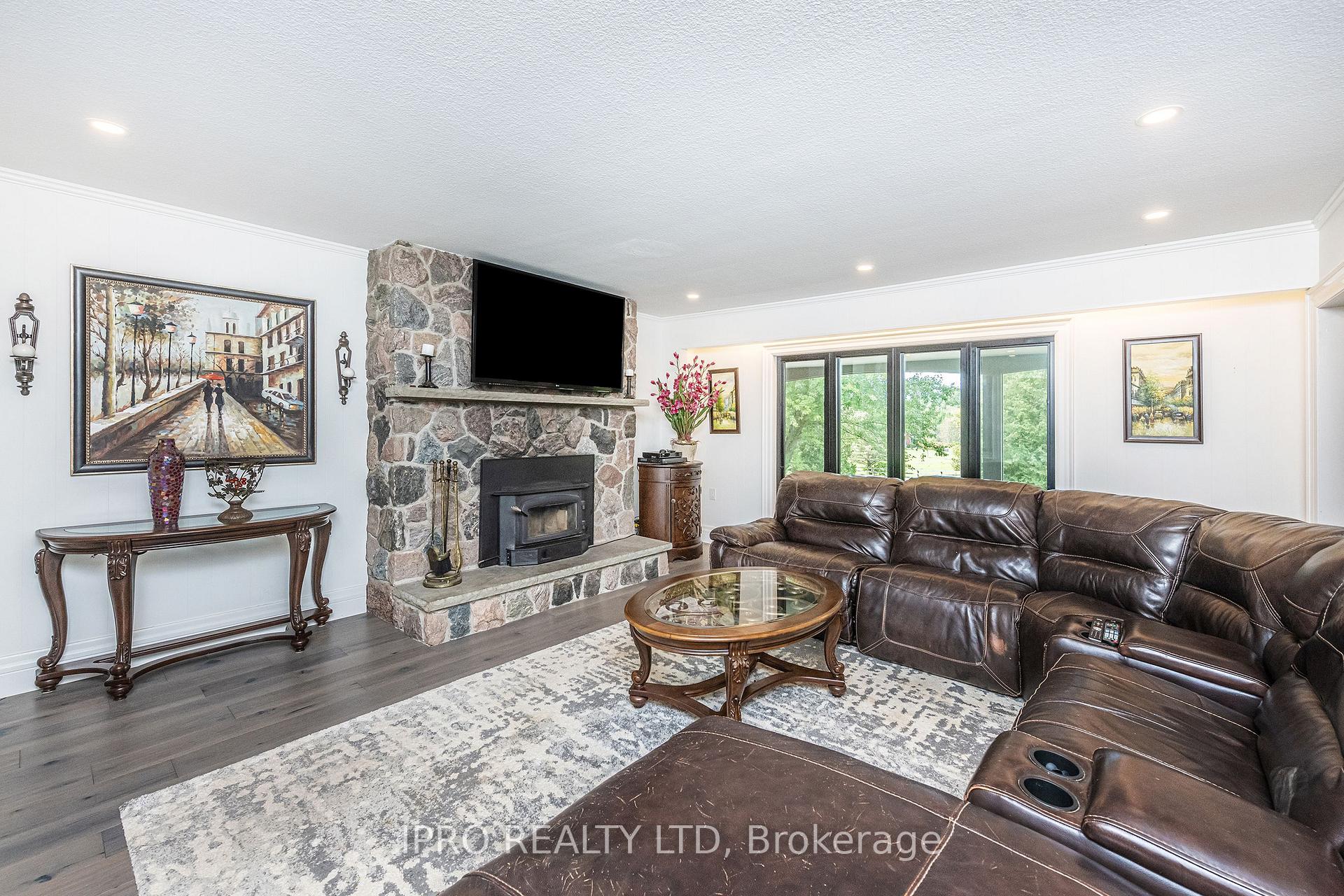 Photo 17 of 6845 19th Side Road, King, Schomberg — HOMEH