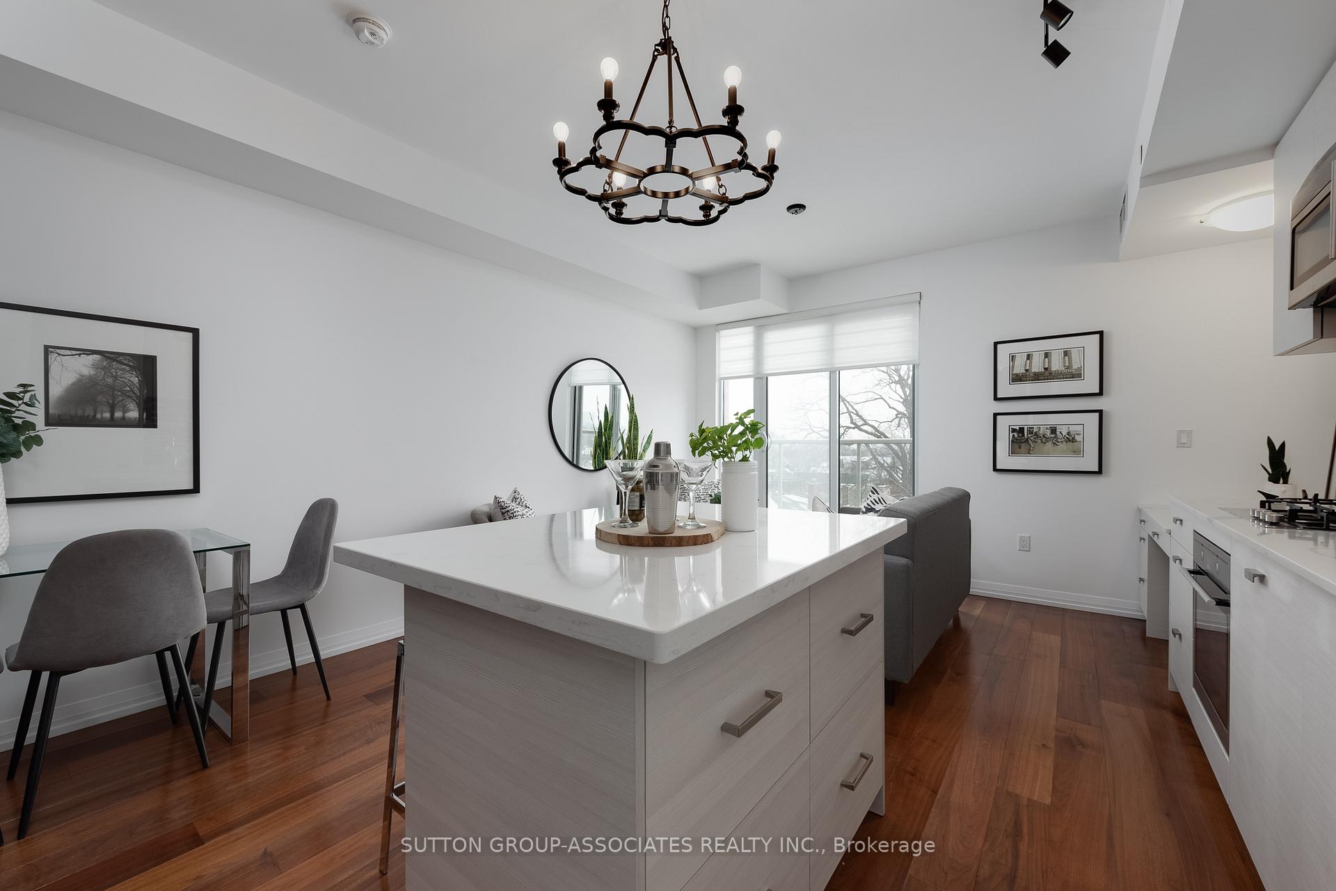 Photo 12 of Unit 413, 835 St Clair Avenue W, Toronto, Wychwood — HOMEH