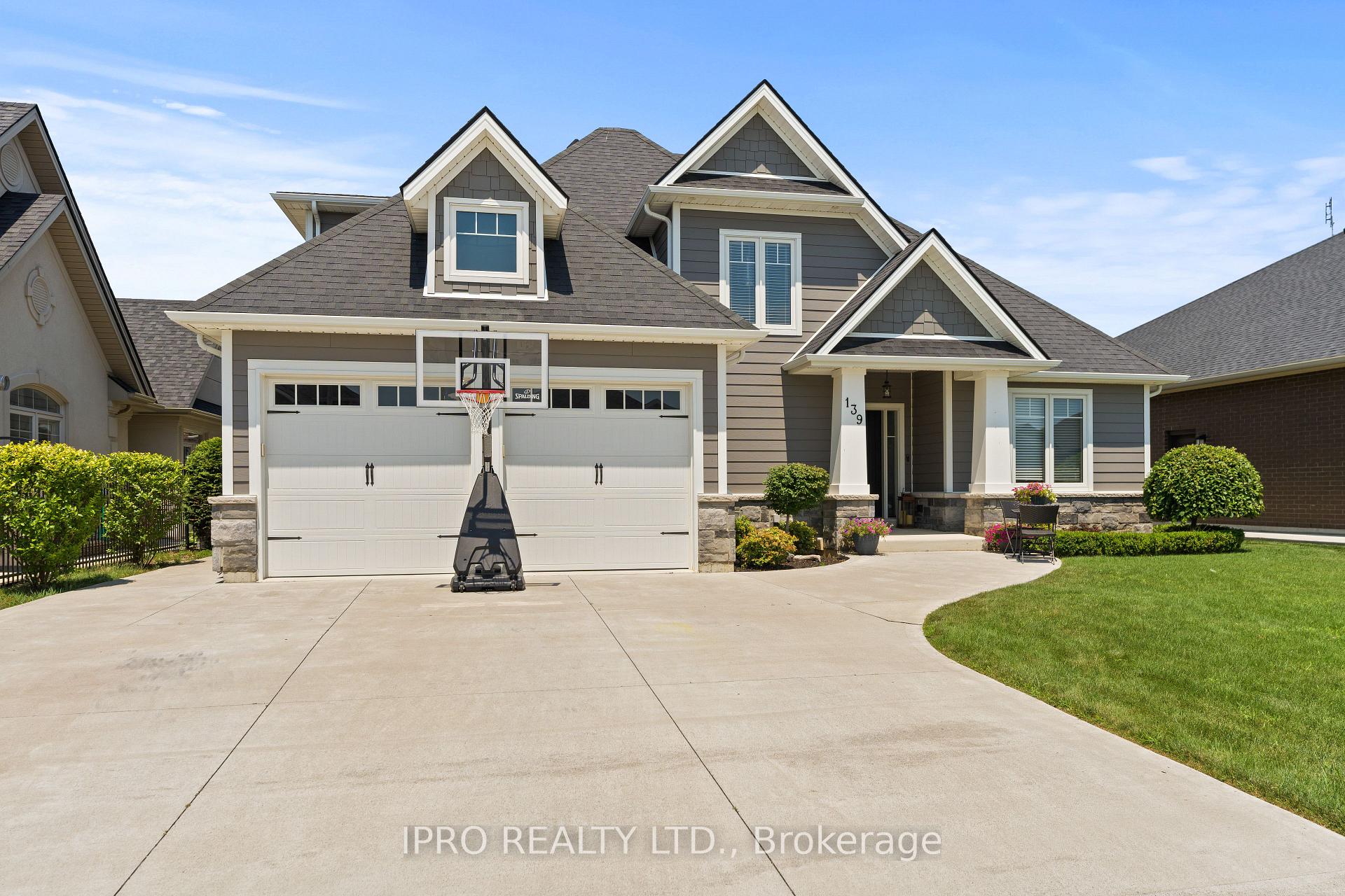 Front of 139 Blue Jay Crescent