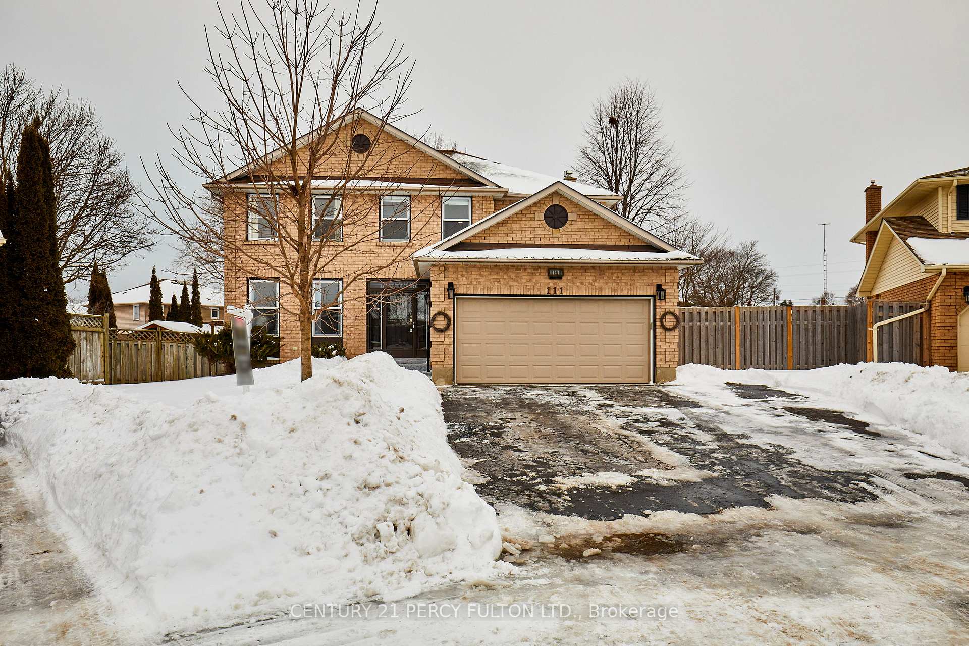 Photo 2 of 111 Foxhunt Trail, Clarington, Courtice — HOMEH