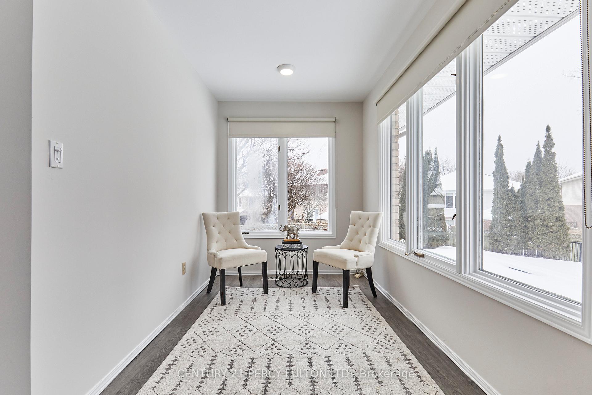 Photo 6 of 111 Foxhunt Trail, Clarington, Courtice — HOMEH