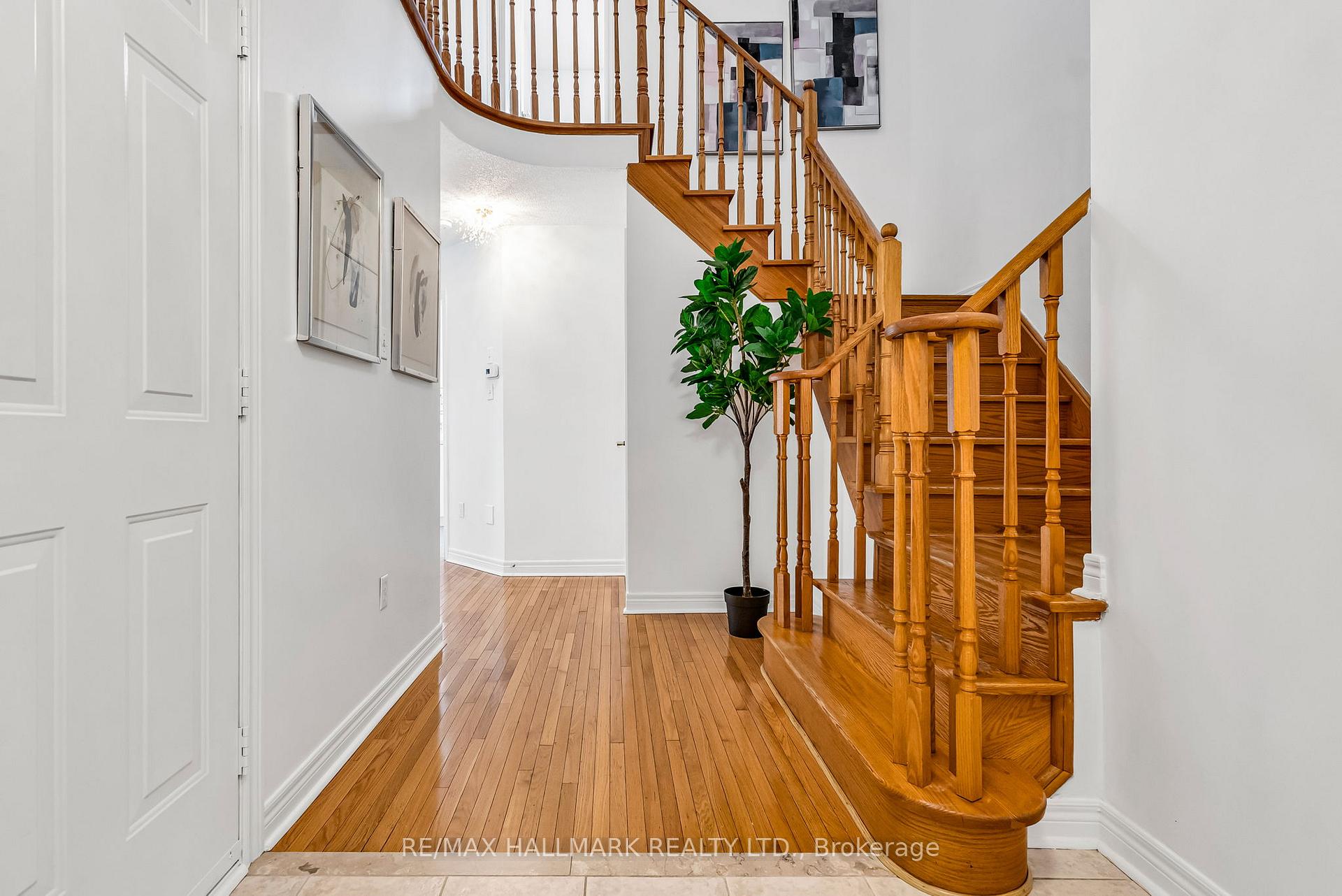 Photo 2 of 79 Aventura Crescent, Vaughan, Sonoma Heights — HOMEH