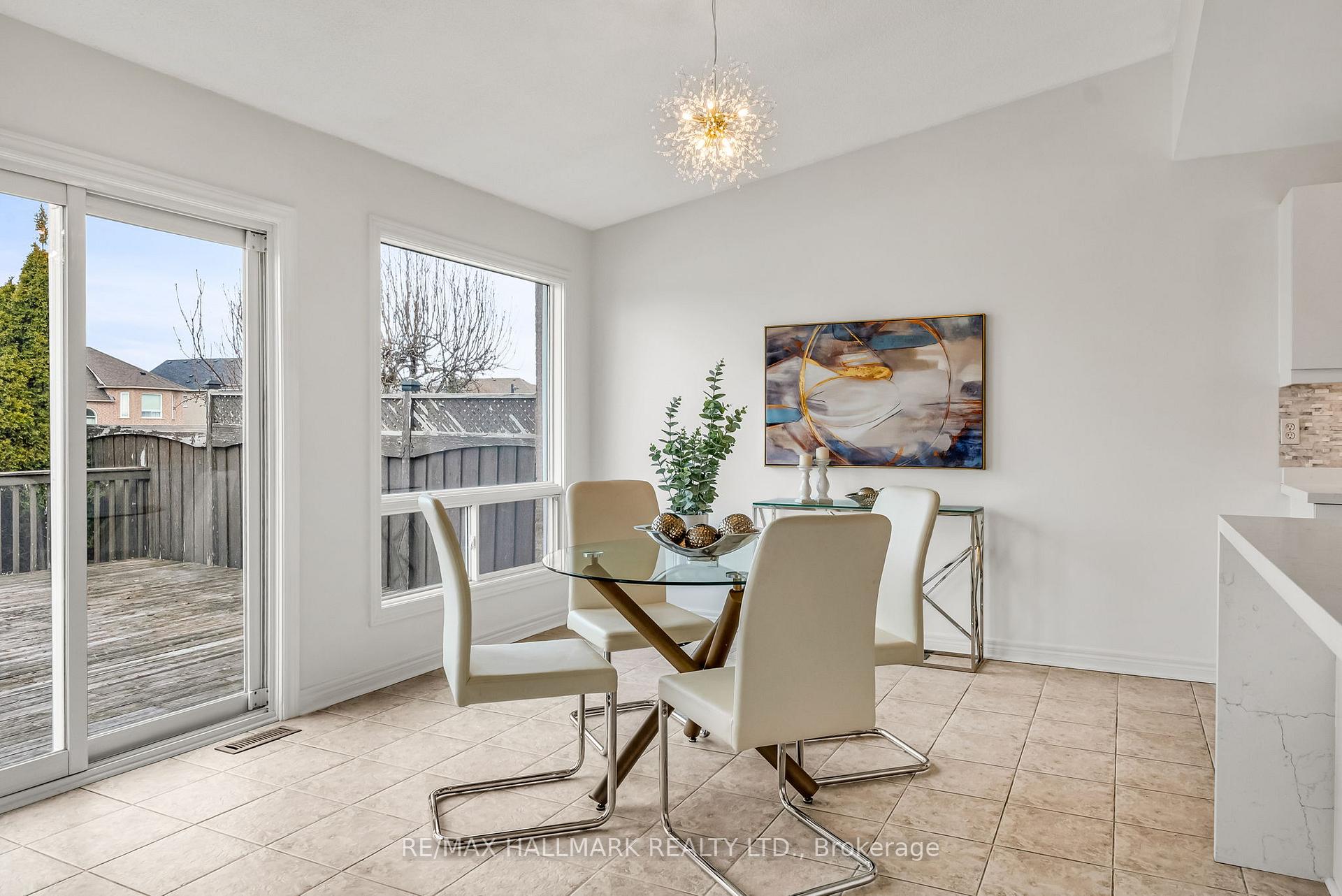 Photo 8 of 79 Aventura Crescent, Vaughan, Sonoma Heights — HOMEH