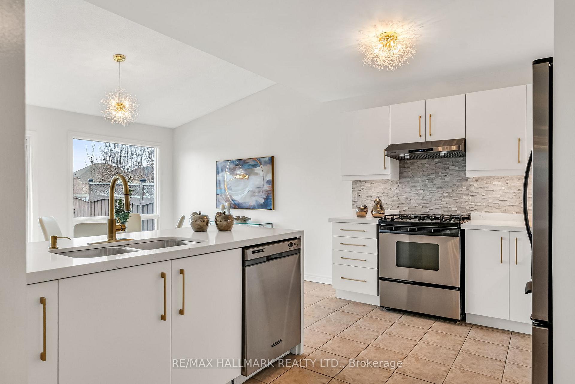 Photo 16 of 79 Aventura Crescent, Vaughan, Sonoma Heights — HOMEH
