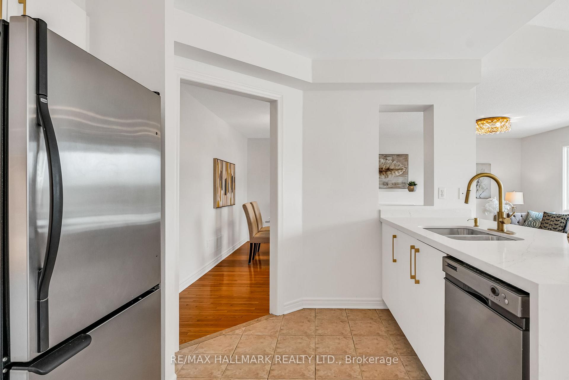 Photo 9 of 79 Aventura Crescent, Vaughan, Sonoma Heights — HOMEH