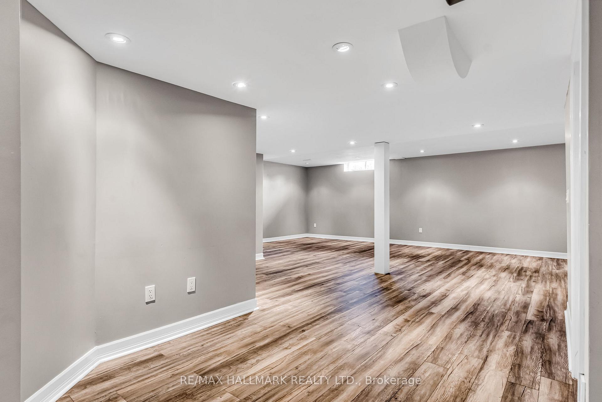 Photo 38 of 79 Aventura Crescent, Vaughan, Sonoma Heights — HOMEH
