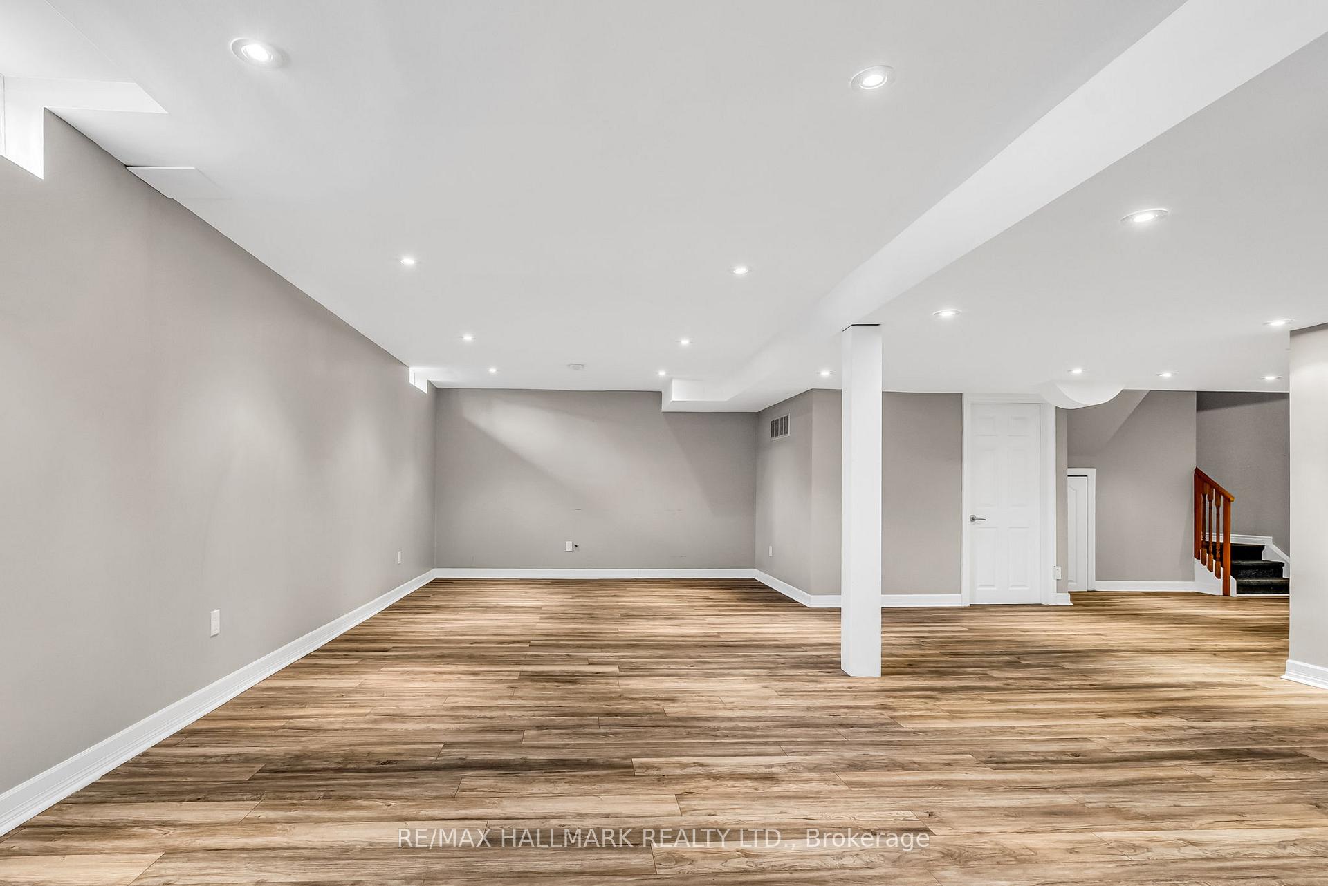 Photo 34 of 79 Aventura Crescent, Vaughan, Sonoma Heights — HOMEH