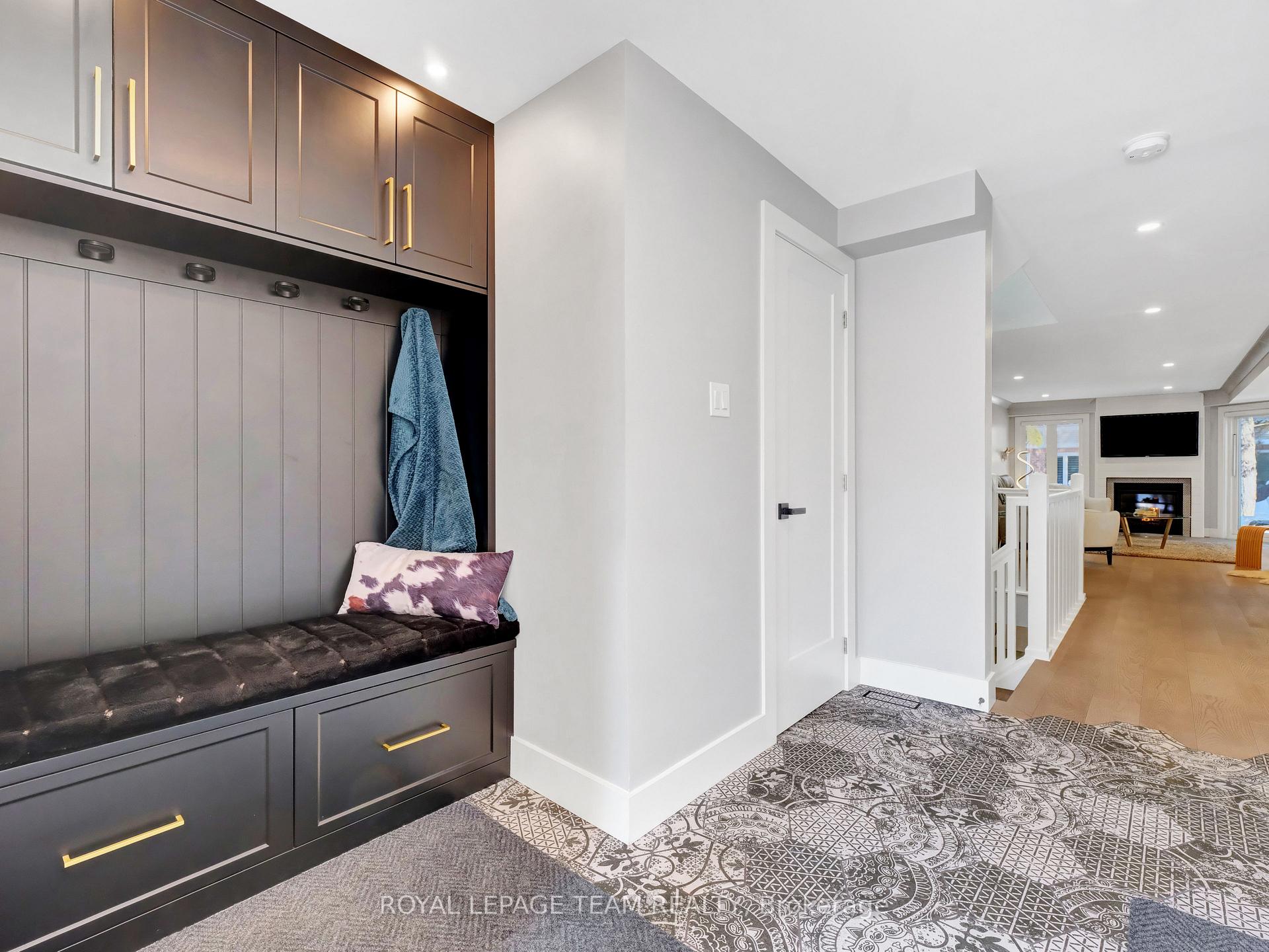 Photo 2 of 107 Dalecroft Crescent, Ottawa, Centrepointe — HOMEH